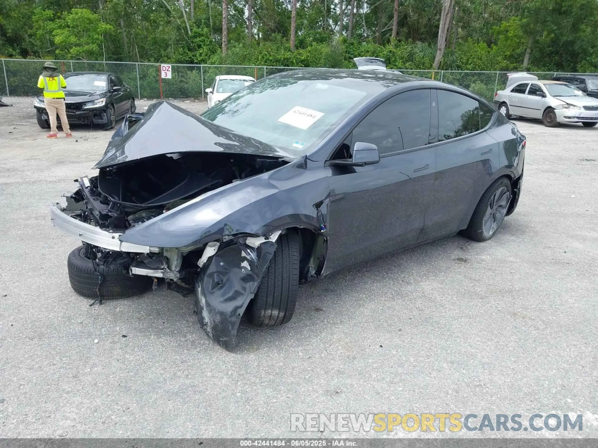 2 Фотография поврежденного автомобиля 7SAYGDEE4TA381514 TESLA MODEL Y 2026