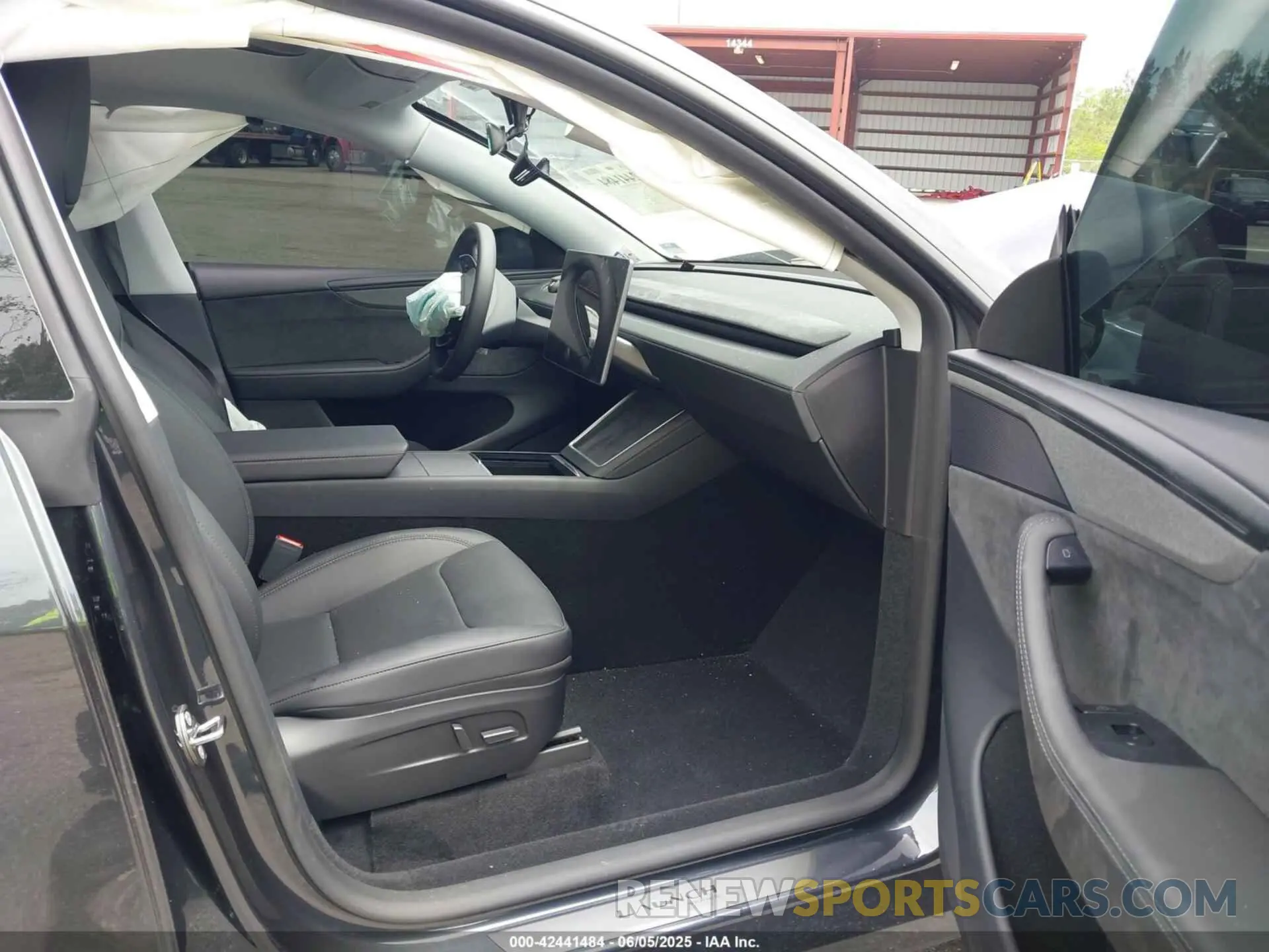 5 Фотография поврежденного автомобиля 7SAYGDEE4TA381514 TESLA MODEL Y 2026