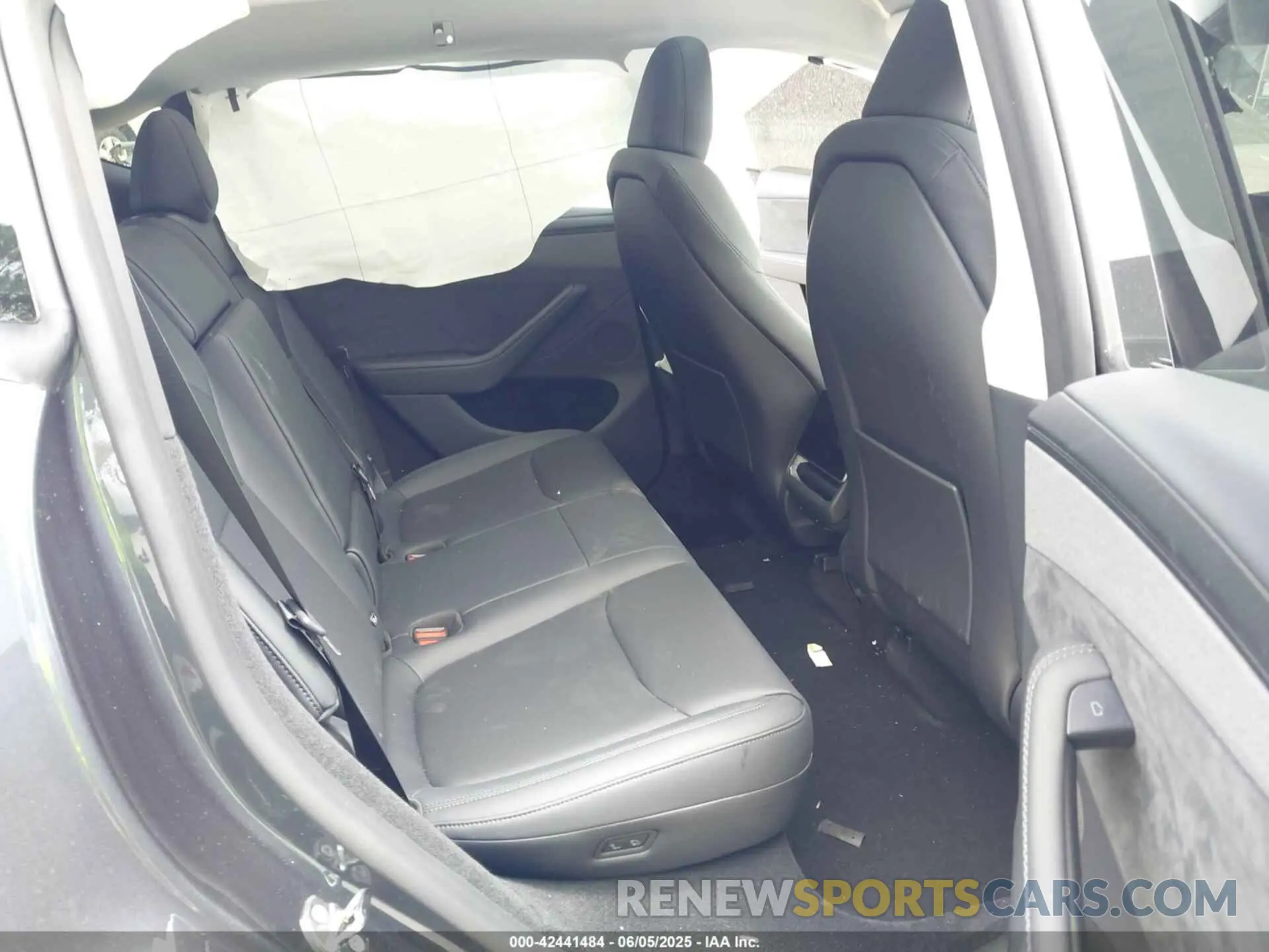 8 Фотография поврежденного автомобиля 7SAYGDEE4TA381514 TESLA MODEL Y 2026