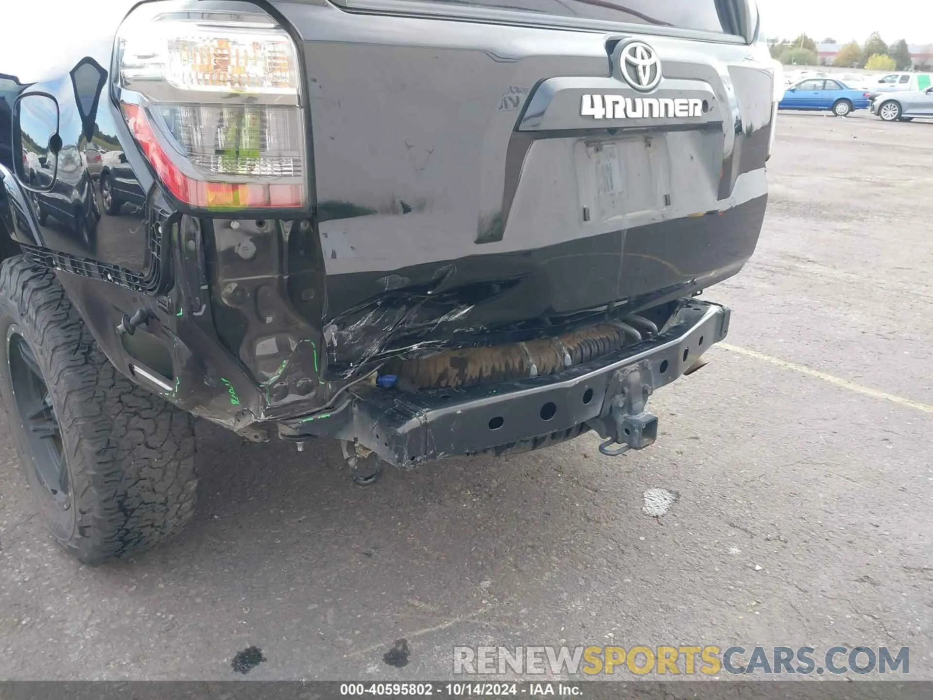 19 Photograph of a damaged car JTEBU5JR0K5647670 TOYOTA 4RUNNER 2019