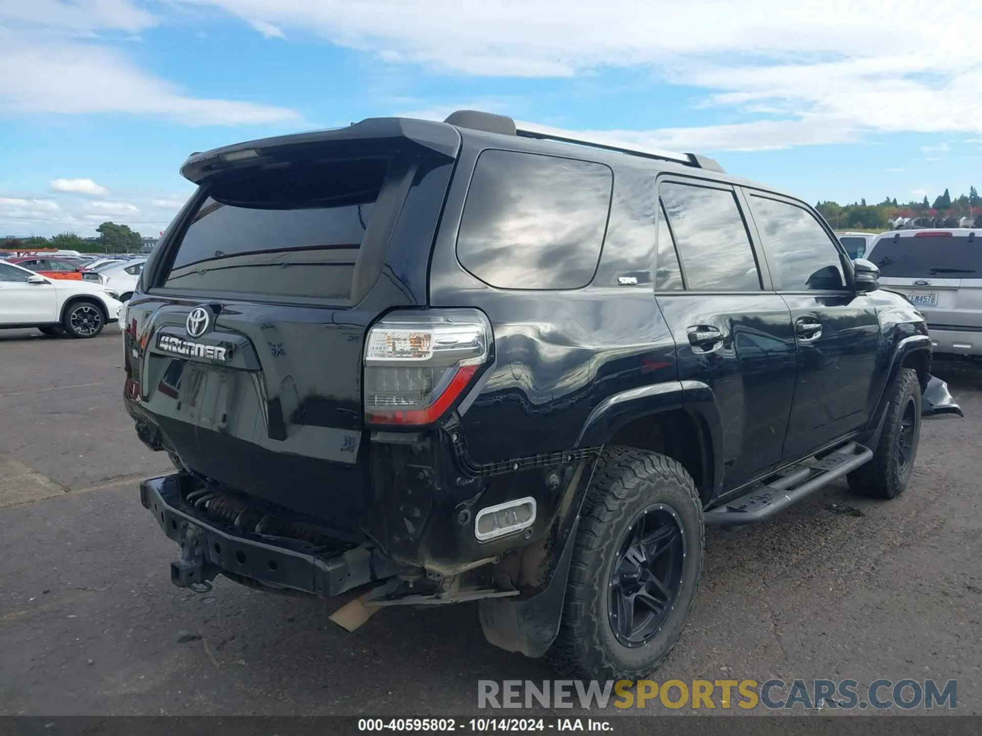 4 Photograph of a damaged car JTEBU5JR0K5647670 TOYOTA 4RUNNER 2019