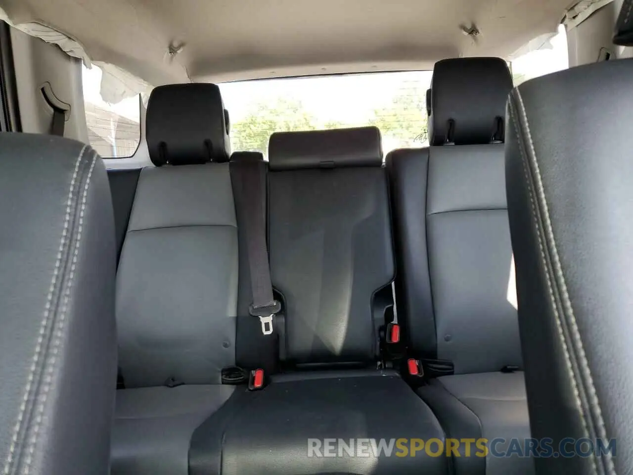 10 Фотография поврежденного автомобиля JTEBU5JR0K5650603 TOYOTA 4RUNNER 2019