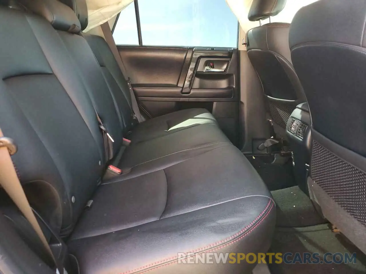 11 Photograph of a damaged car JTEBU5JR0K5684279 TOYOTA 4RUNNER 2019