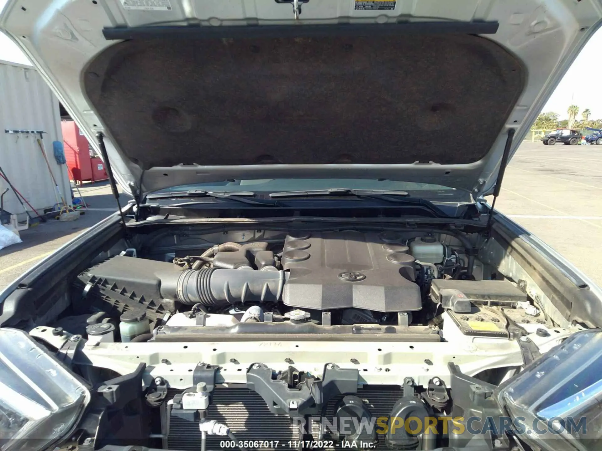 10 Photograph of a damaged car JTEBU5JR0K5722920 TOYOTA 4RUNNER 2019