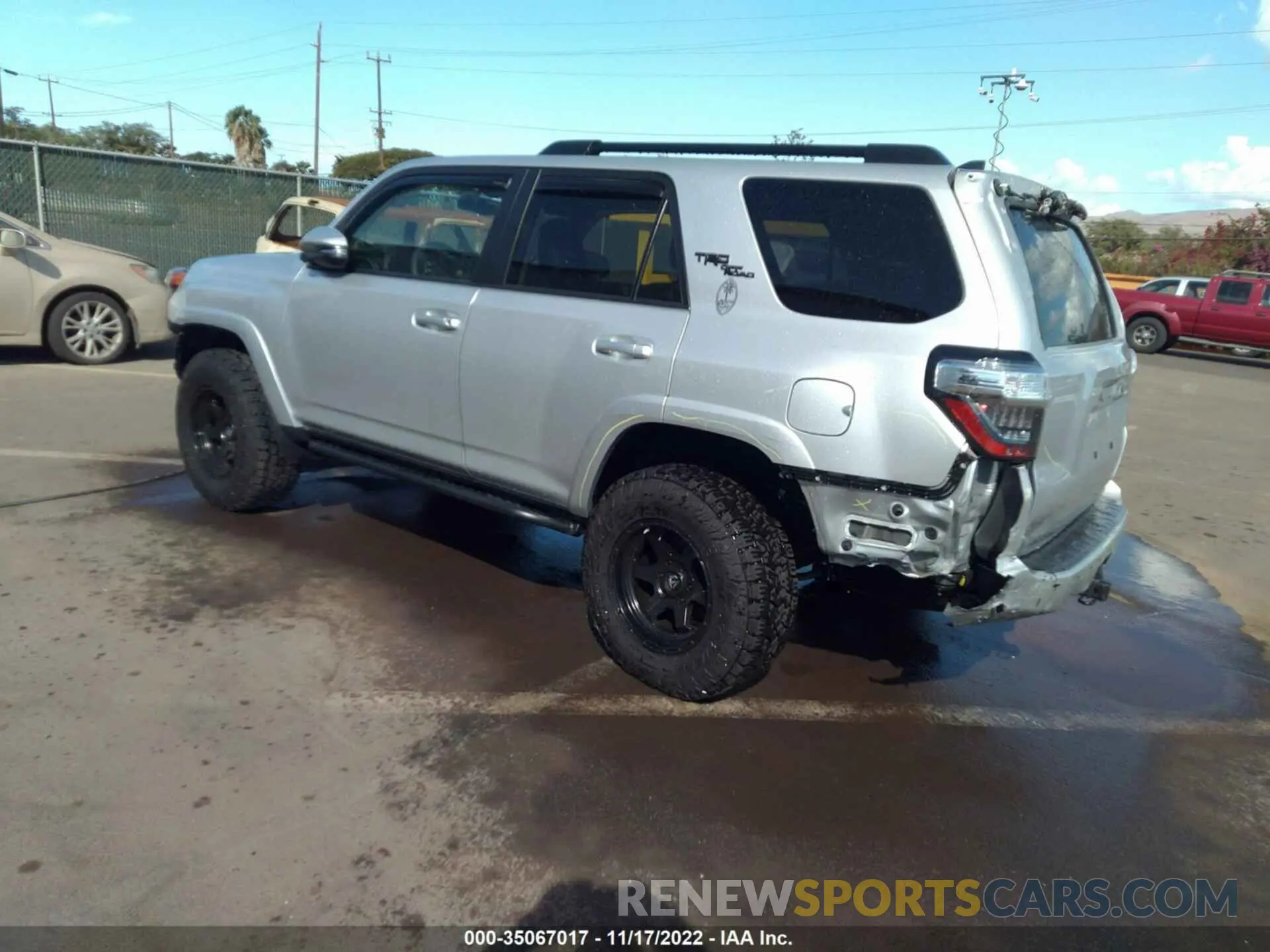 3 Photograph of a damaged car JTEBU5JR0K5722920 TOYOTA 4RUNNER 2019