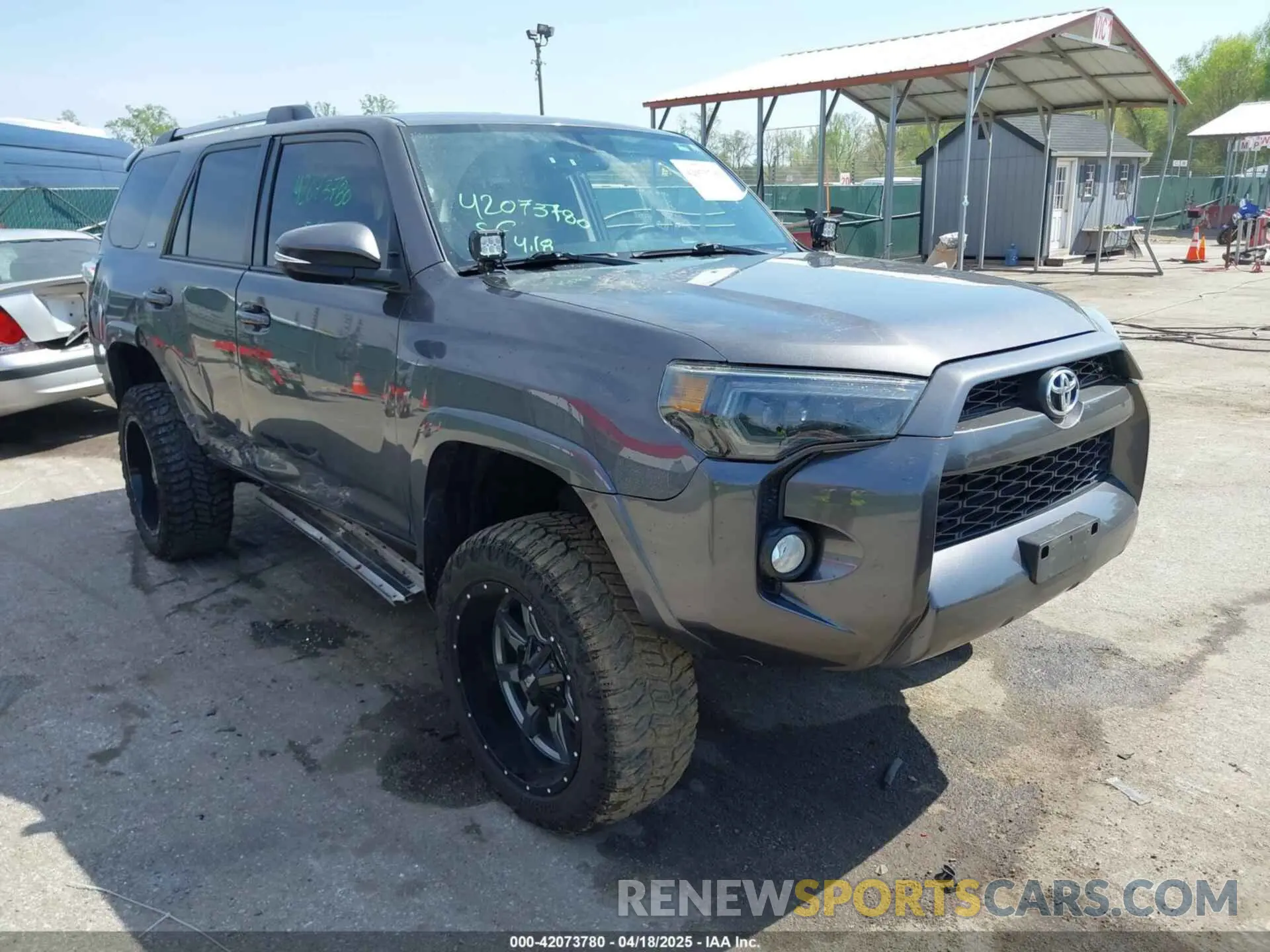 1 Фотография поврежденного автомобиля JTEBU5JR1K5676725 TOYOTA 4RUNNER 2019