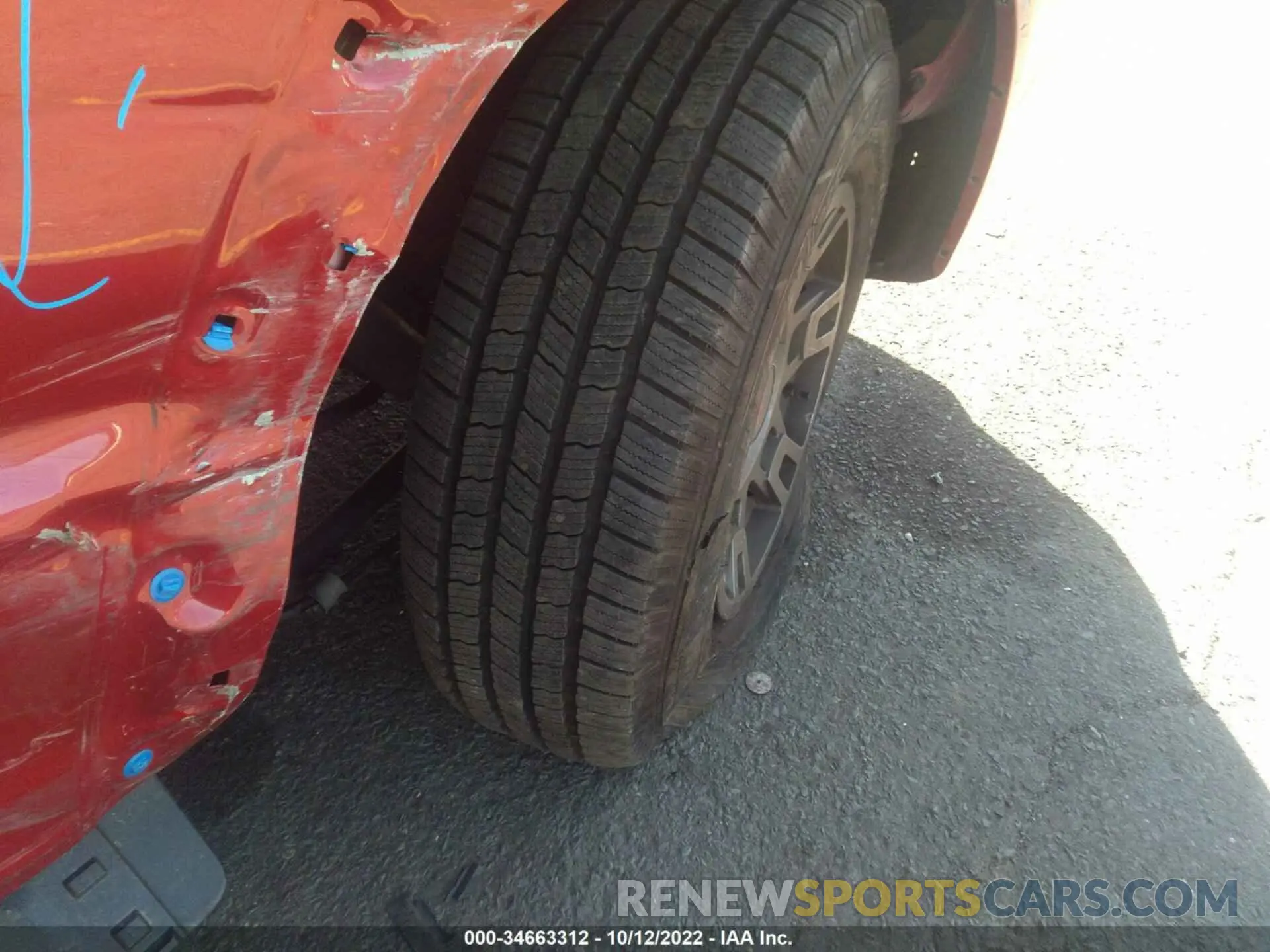 12 Photograph of a damaged car JTEBU5JR1K5693153 TOYOTA 4RUNNER 2019