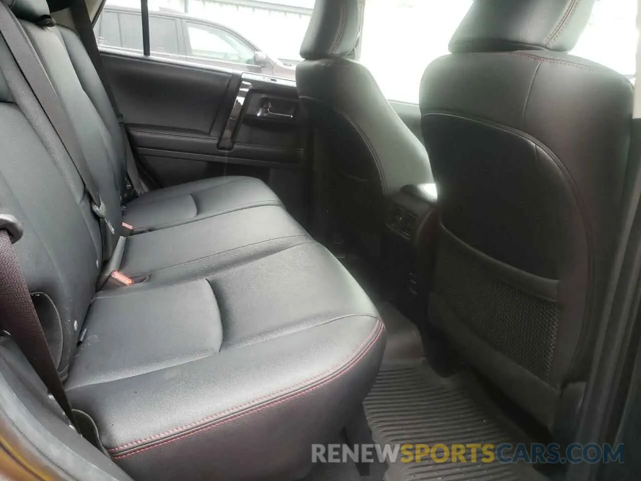 6 Photograph of a damaged car JTEBU5JR1K5695274 TOYOTA 4RUNNER 2019
