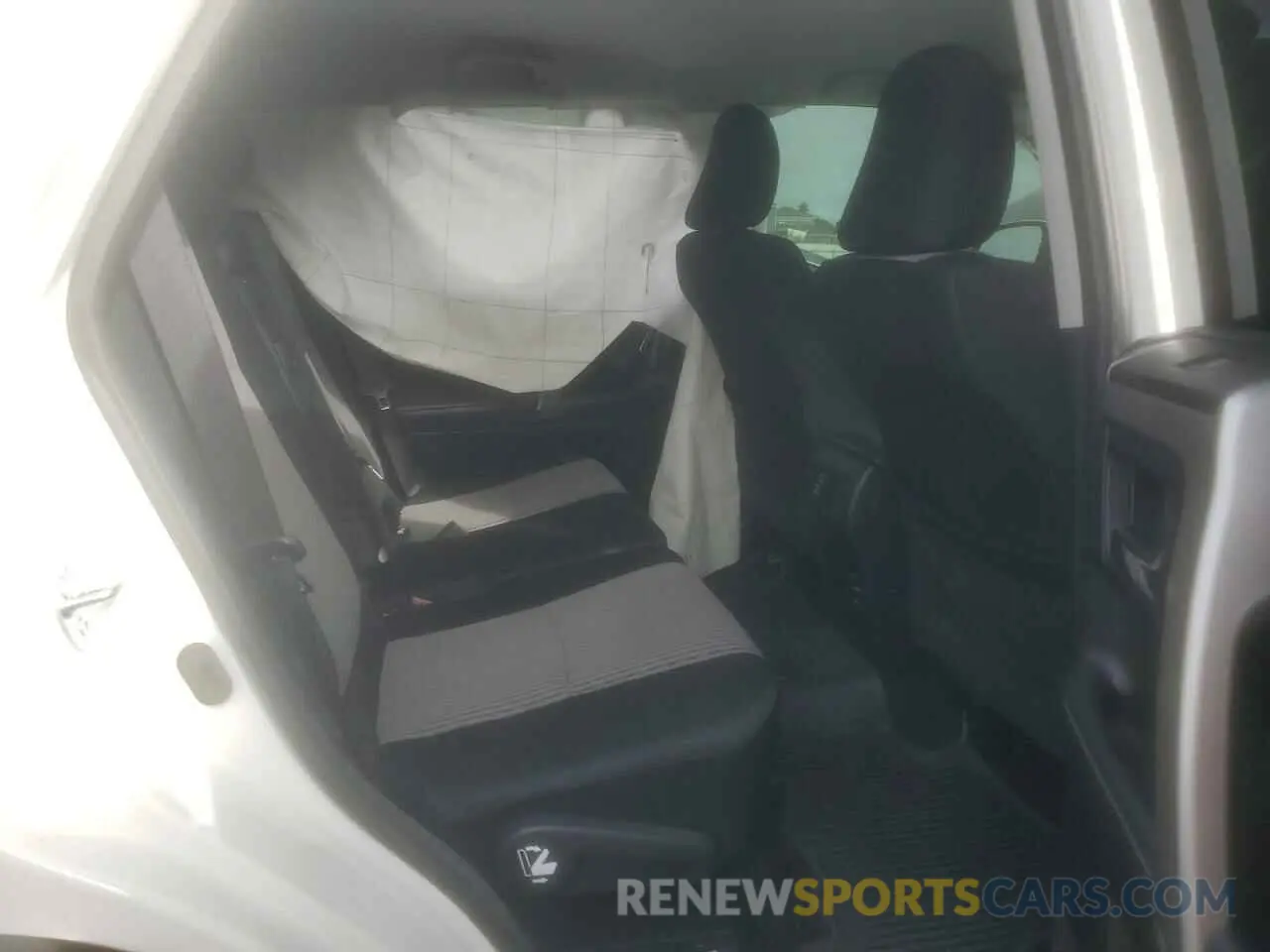 10 Photograph of a damaged car JTEBU5JR1K5720223 TOYOTA 4RUNNER 2019