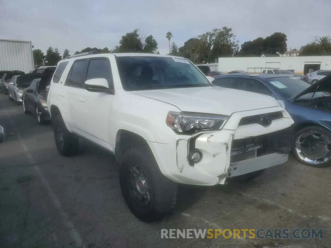 4 Photograph of a damaged car JTEBU5JR1K5720223 TOYOTA 4RUNNER 2019