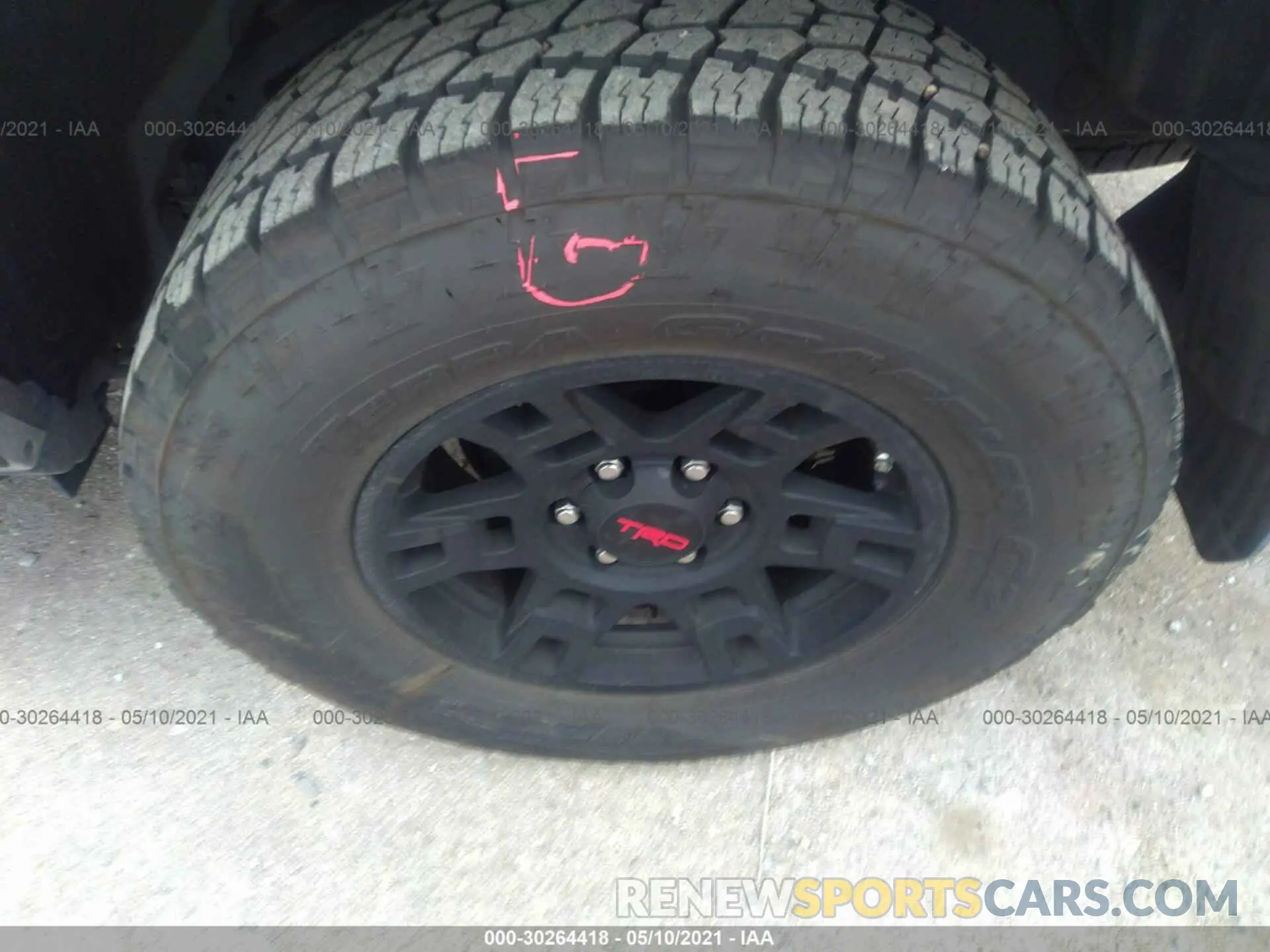 13 Photograph of a damaged car JTEBU5JR1K5730167 TOYOTA 4RUNNER 2019