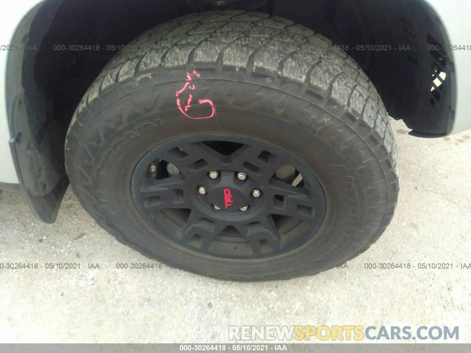 14 Photograph of a damaged car JTEBU5JR1K5730167 TOYOTA 4RUNNER 2019