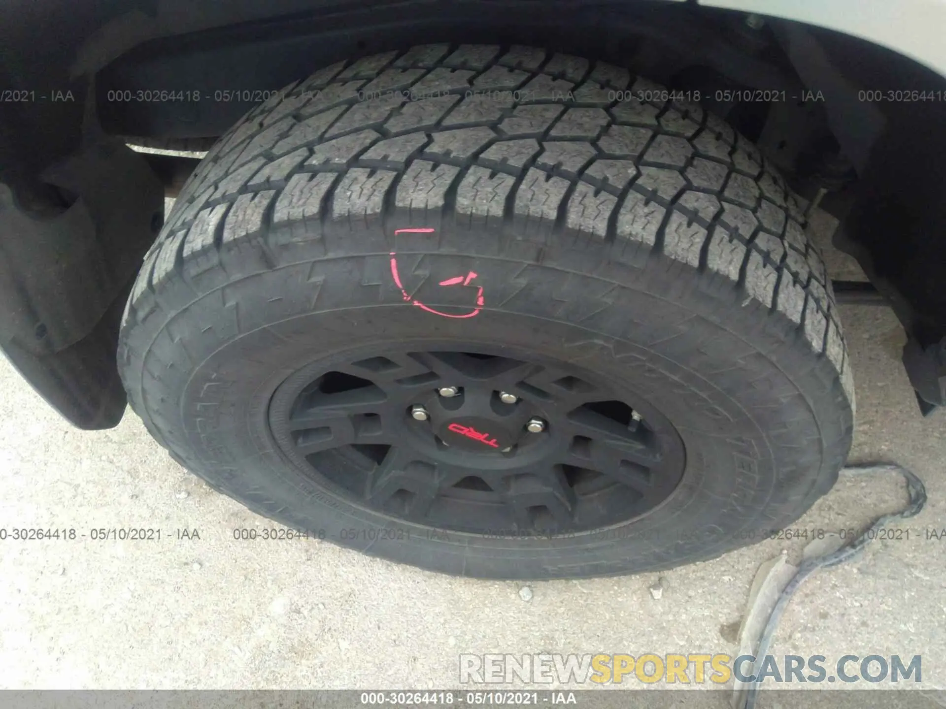 15 Photograph of a damaged car JTEBU5JR1K5730167 TOYOTA 4RUNNER 2019