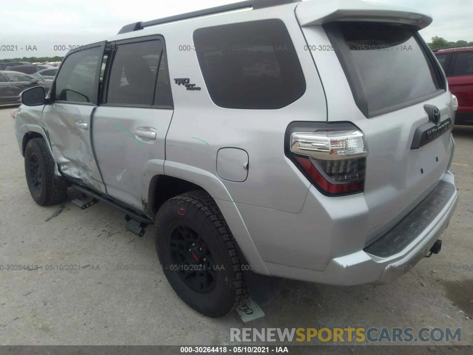 3 Photograph of a damaged car JTEBU5JR1K5730167 TOYOTA 4RUNNER 2019