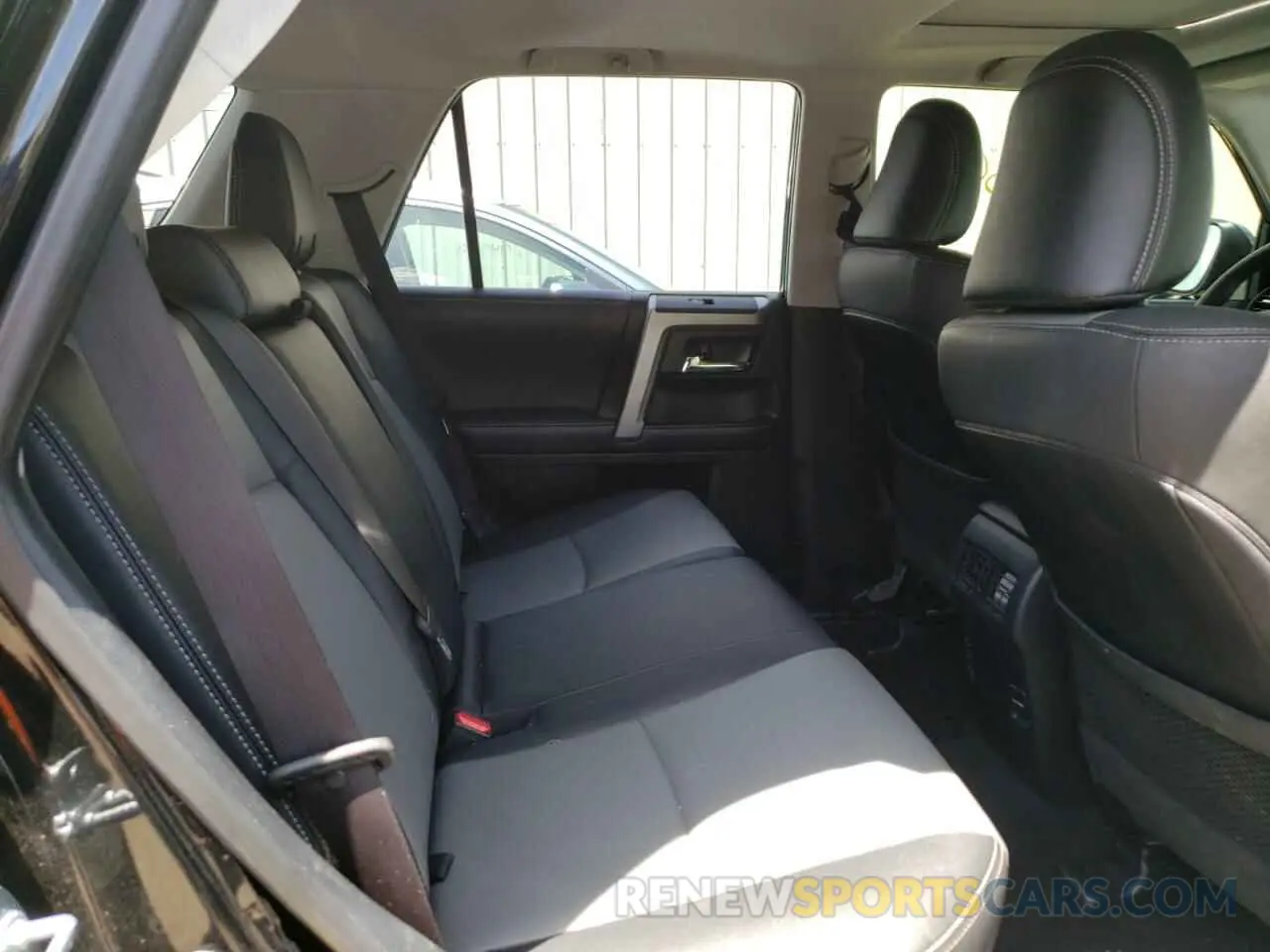 6 Photograph of a damaged car JTEBU5JR2K5638825 TOYOTA 4RUNNER 2019