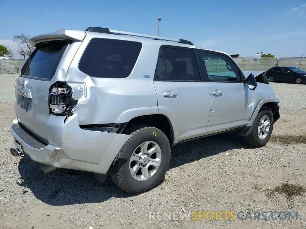 3 Photograph of a damaged car JTEBU5JR2K5640333 TOYOTA 4RUNNER 2019