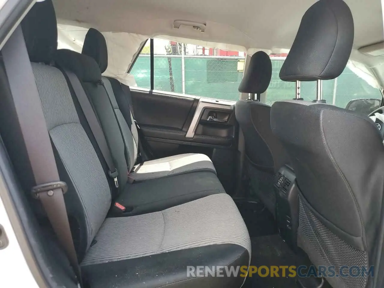 11 Photograph of a damaged car JTEBU5JR2K5644916 TOYOTA 4RUNNER 2019