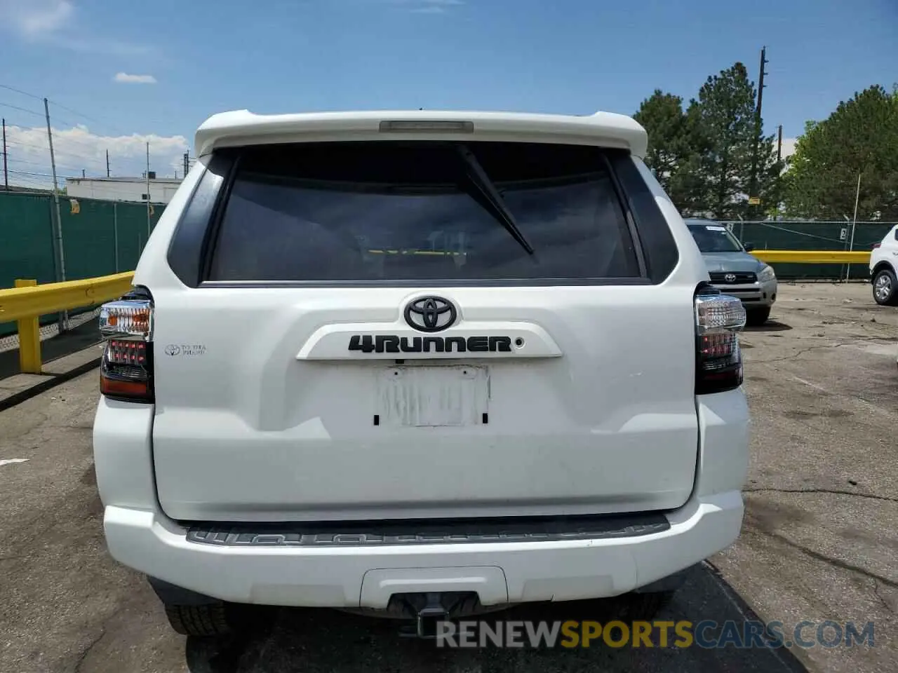 6 Photograph of a damaged car JTEBU5JR2K5644916 TOYOTA 4RUNNER 2019