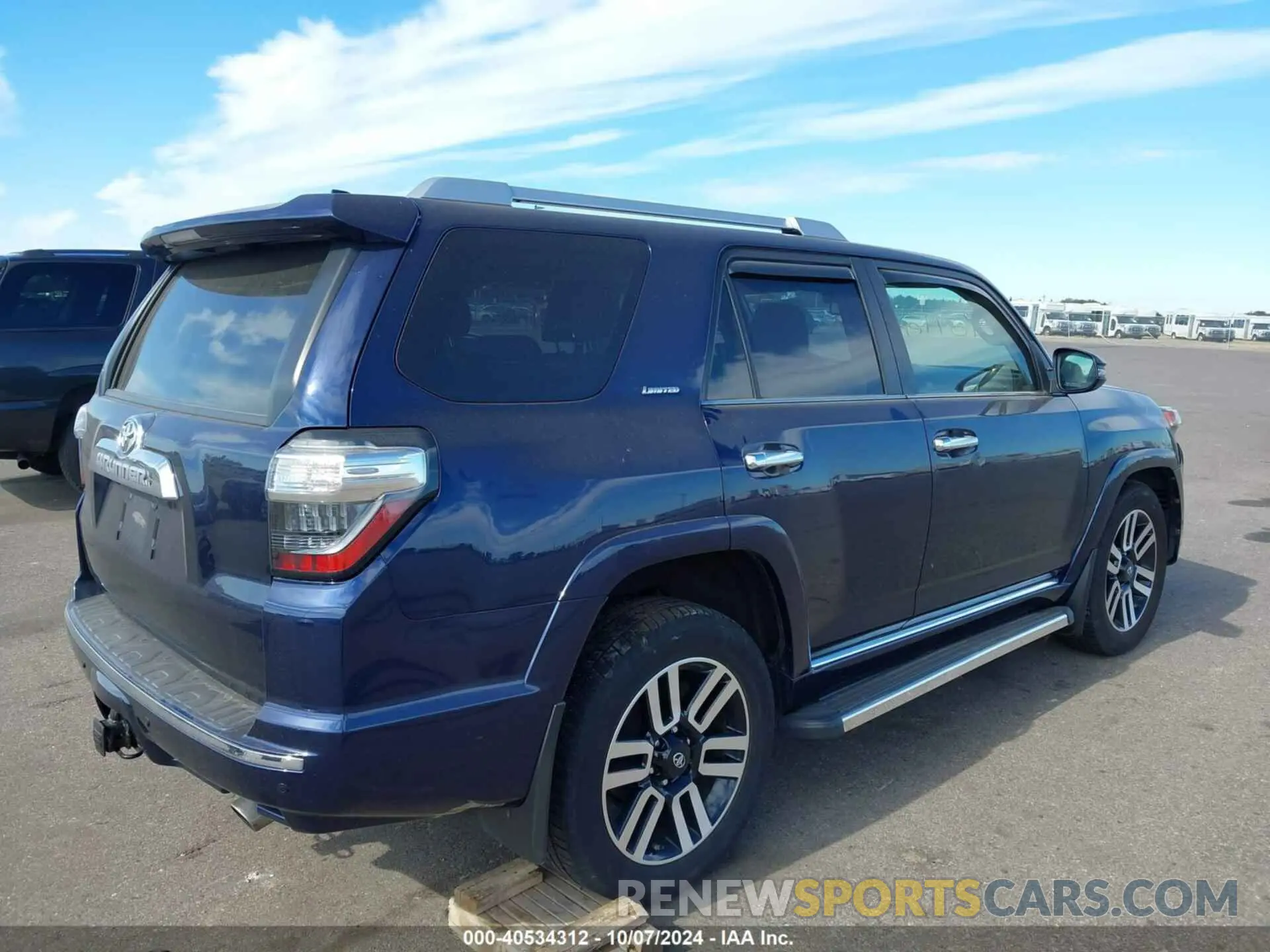 4 Photograph of a damaged car JTEBU5JR2K5651204 TOYOTA 4RUNNER 2019