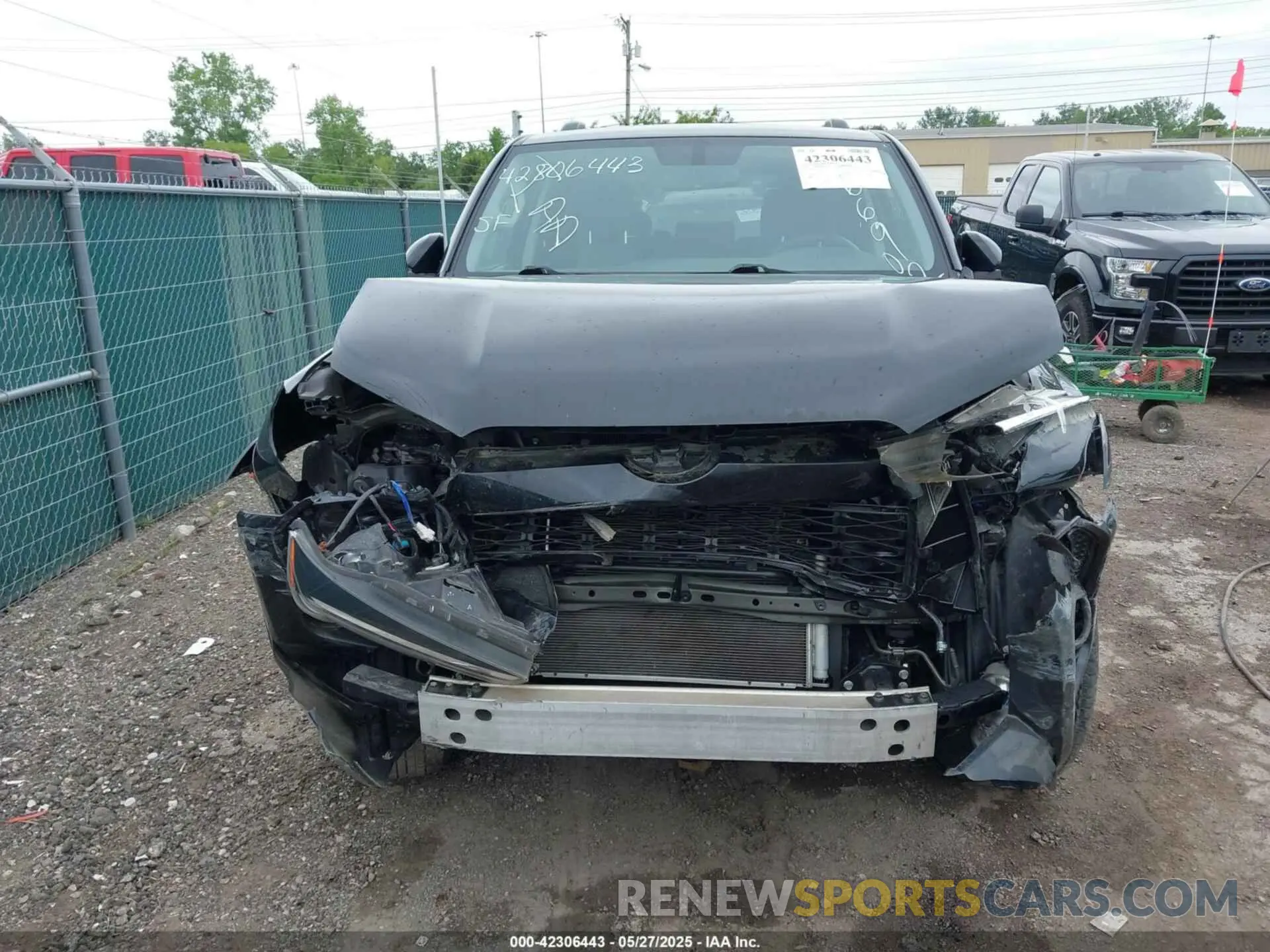 12 Photograph of a damaged car JTEBU5JR2K5666902 TOYOTA 4RUNNER 2019
