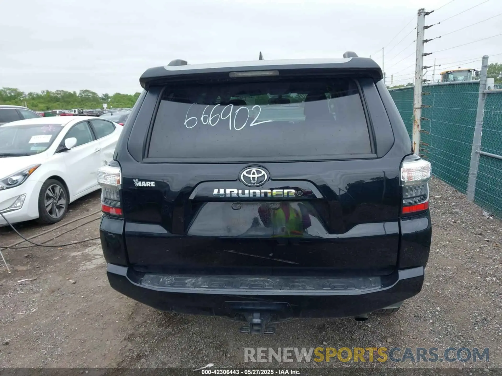 16 Photograph of a damaged car JTEBU5JR2K5666902 TOYOTA 4RUNNER 2019