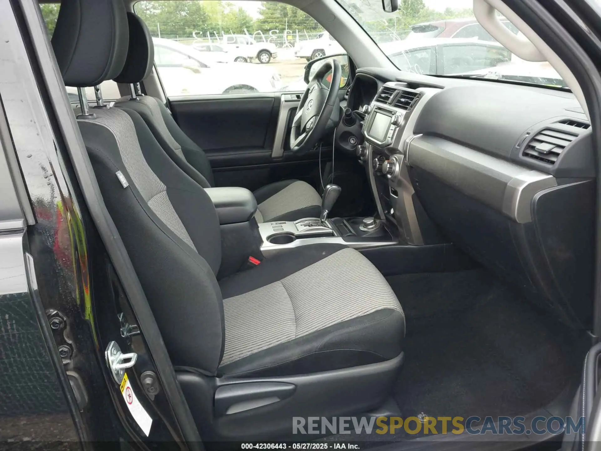 5 Photograph of a damaged car JTEBU5JR2K5666902 TOYOTA 4RUNNER 2019