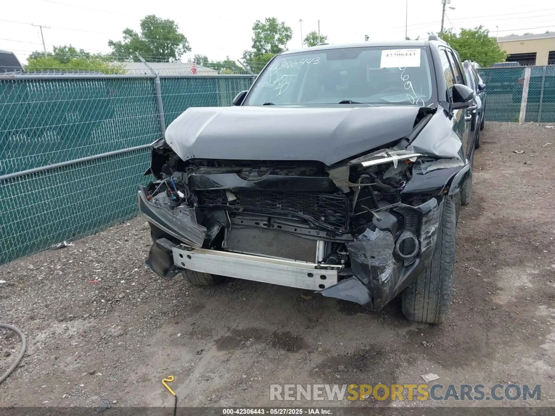 6 Photograph of a damaged car JTEBU5JR2K5666902 TOYOTA 4RUNNER 2019