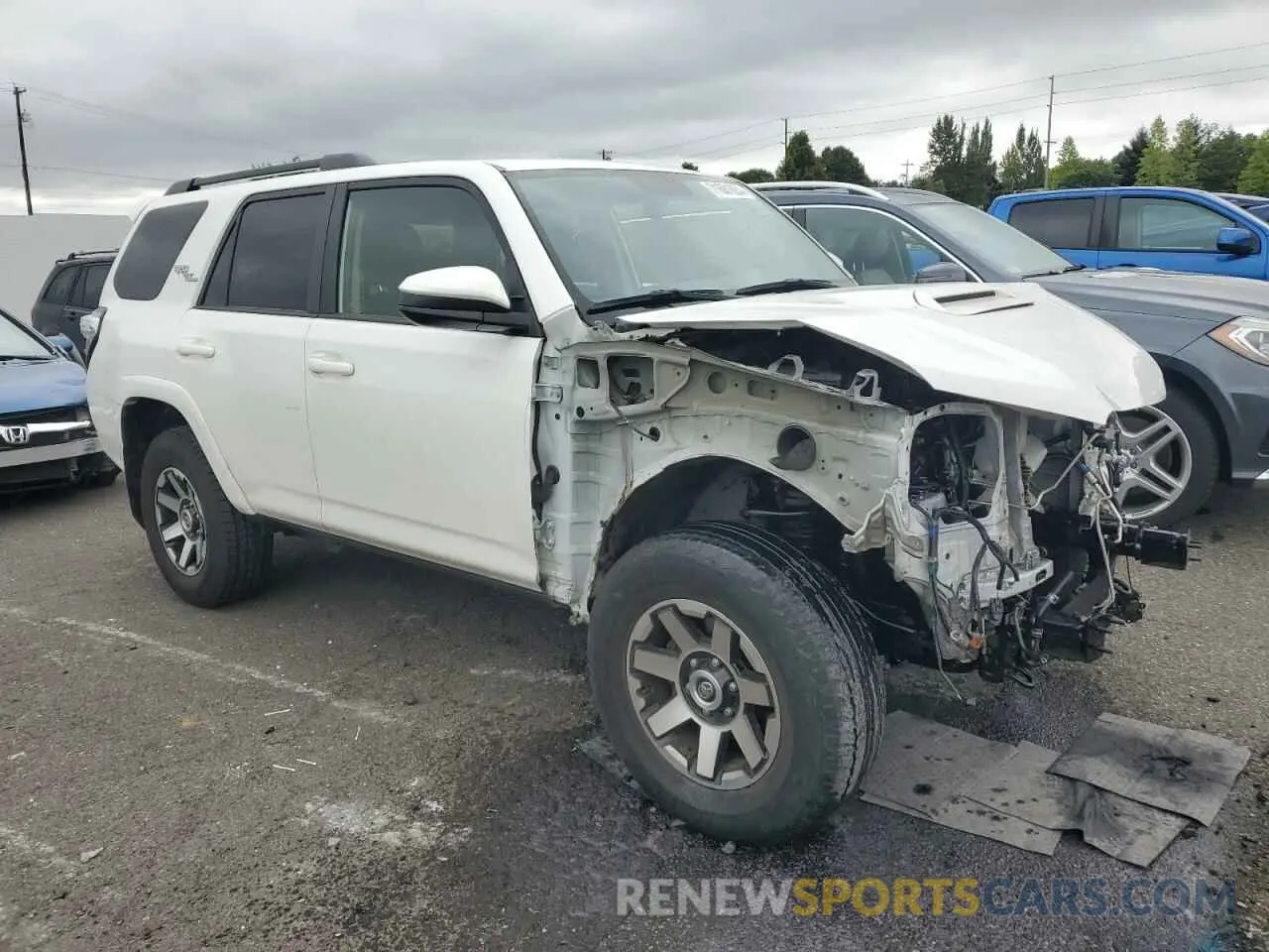 4 Photograph of a damaged car JTEBU5JR2K5669167 TOYOTA 4RUNNER 2019