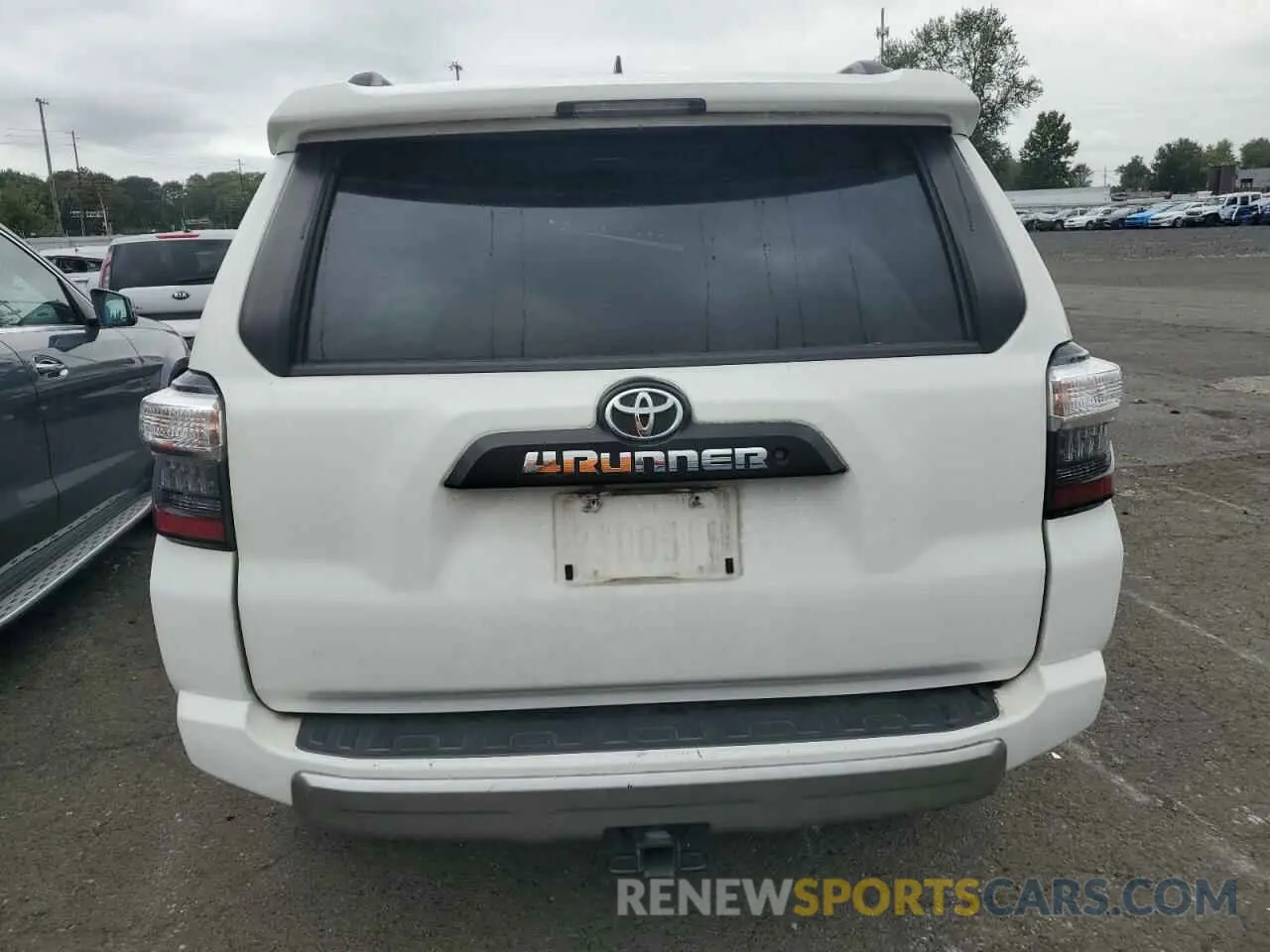 6 Photograph of a damaged car JTEBU5JR2K5669167 TOYOTA 4RUNNER 2019