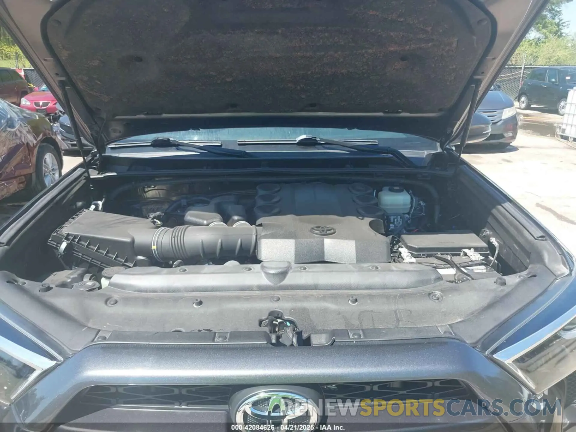 10 Фотография поврежденного автомобиля JTEBU5JR2K5679312 TOYOTA 4RUNNER 2019