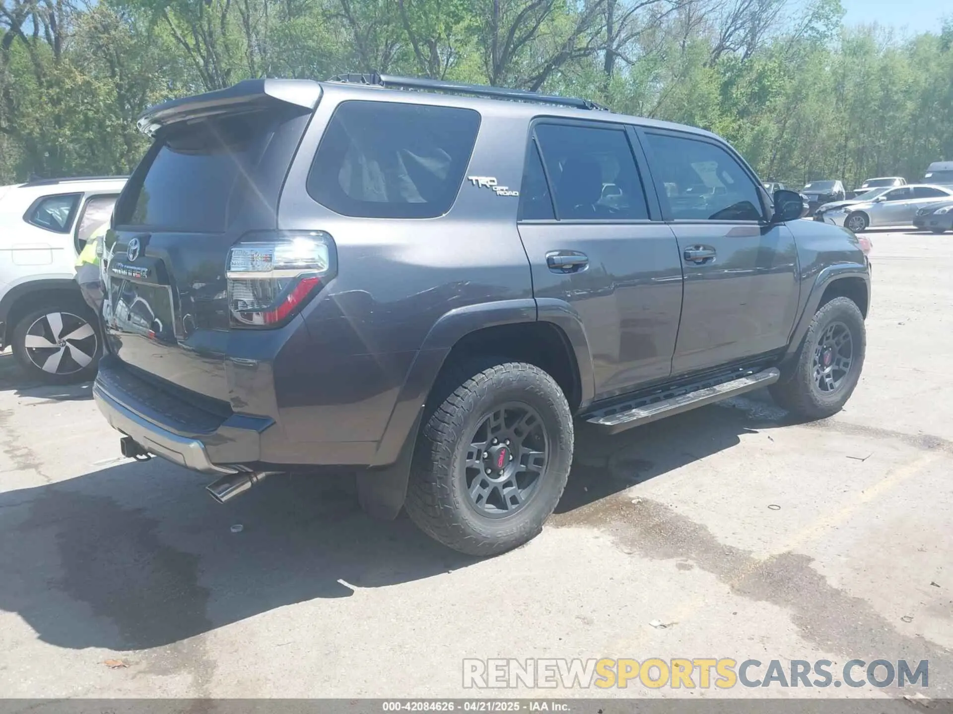 4 Фотография поврежденного автомобиля JTEBU5JR2K5679312 TOYOTA 4RUNNER 2019