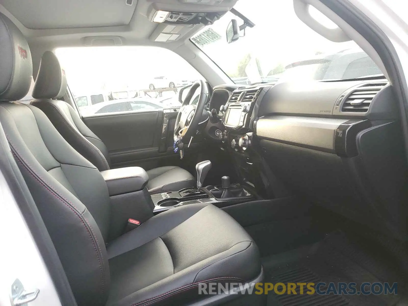 5 Photograph of a damaged car JTEBU5JR2K5696630 TOYOTA 4RUNNER 2019