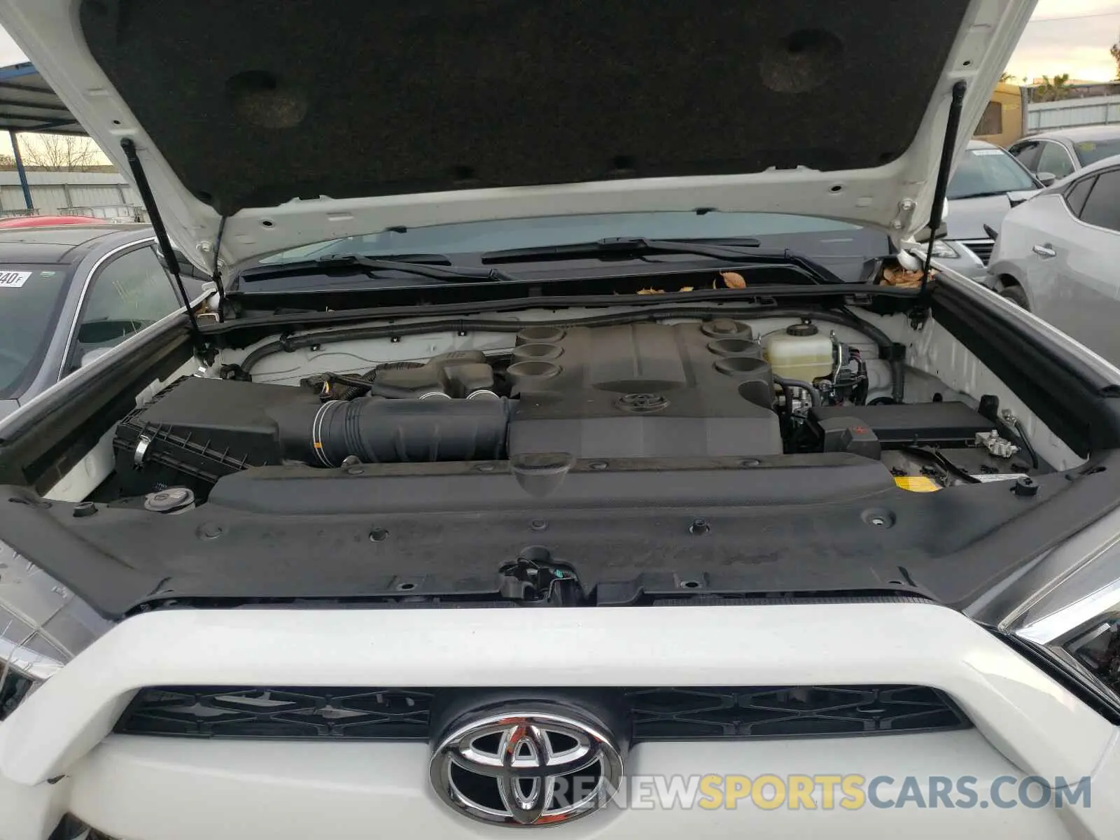 7 Photograph of a damaged car JTEBU5JR2K5696630 TOYOTA 4RUNNER 2019