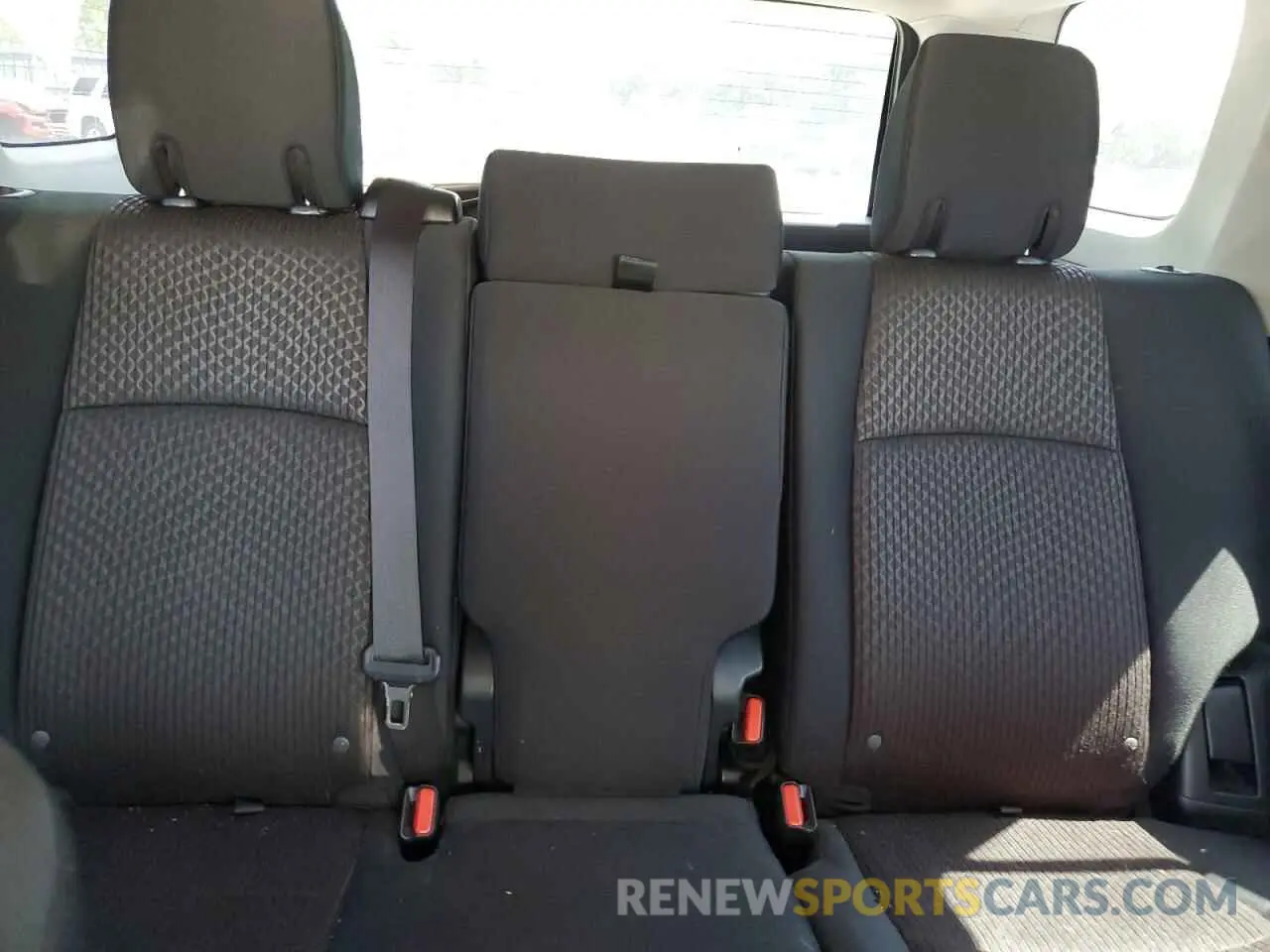10 Фотография поврежденного автомобиля JTEBU5JR2K5734647 TOYOTA 4RUNNER 2019