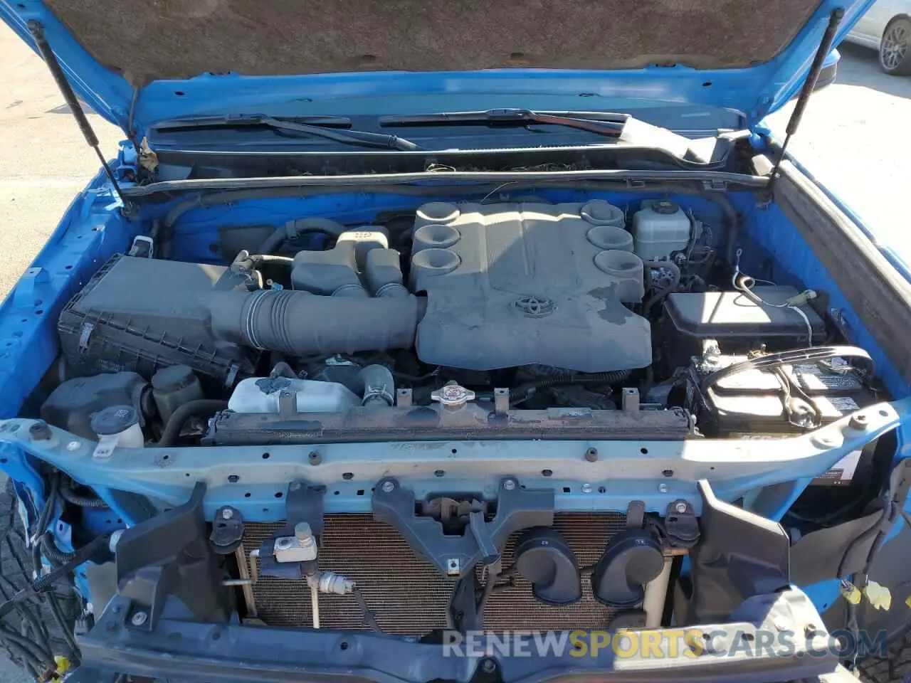 12 Photograph of a damaged car JTEBU5JR3K5654662 TOYOTA 4RUNNER 2019