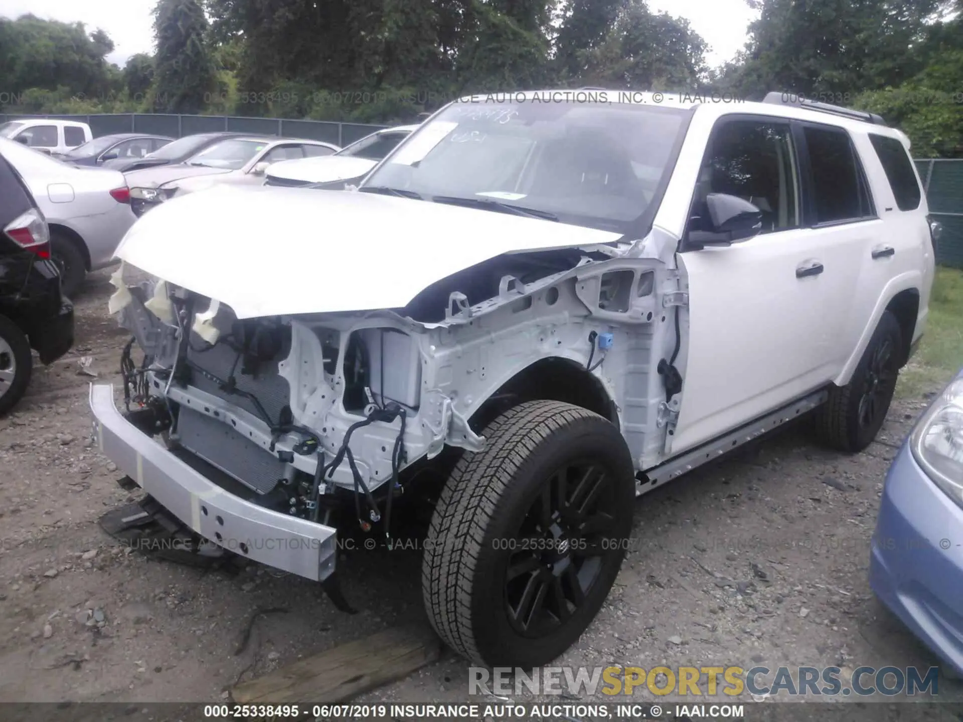 2 Photograph of a damaged car JTEBU5JR3K5682283 TOYOTA 4RUNNER 2019