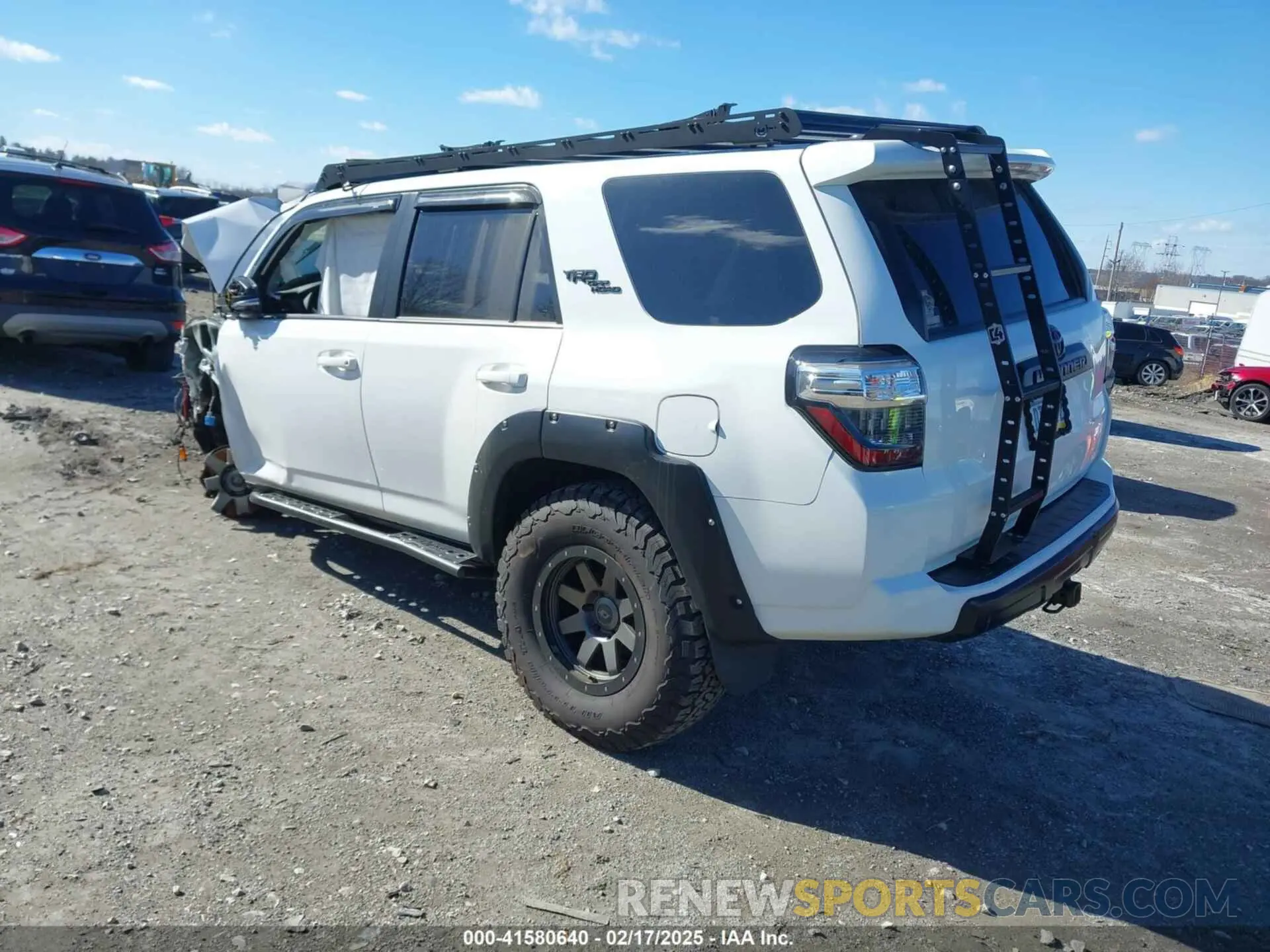 3 Фотография поврежденного автомобиля JTEBU5JR3K5729621 TOYOTA 4RUNNER 2019