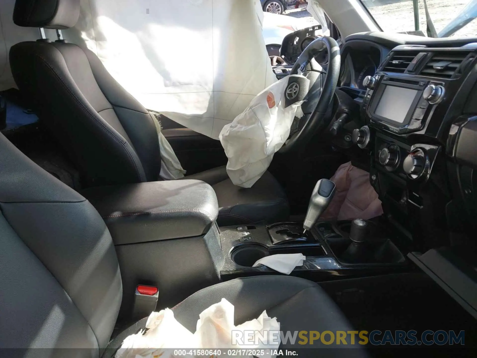 5 Фотография поврежденного автомобиля JTEBU5JR3K5729621 TOYOTA 4RUNNER 2019