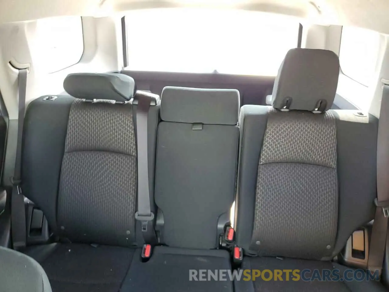 10 Фотография поврежденного автомобиля JTEBU5JR4K5658672 TOYOTA 4RUNNER 2019