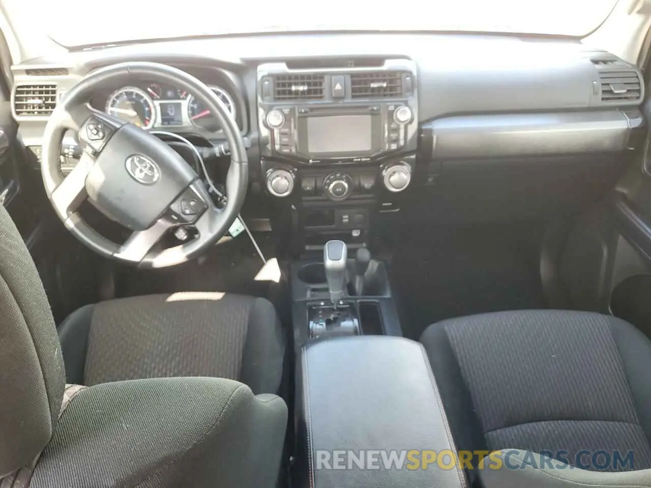 8 Фотография поврежденного автомобиля JTEBU5JR4K5658672 TOYOTA 4RUNNER 2019