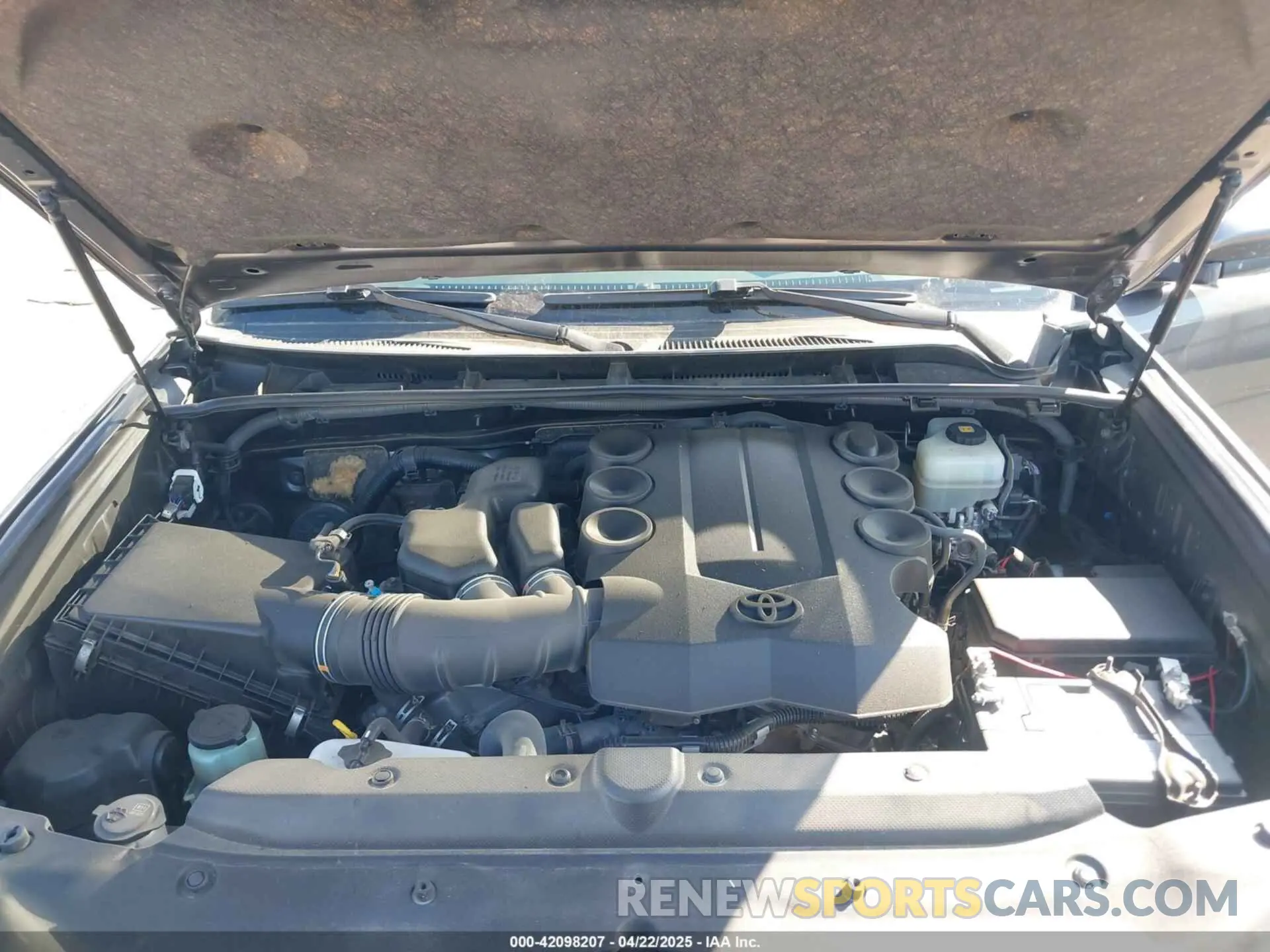 10 Фотография поврежденного автомобиля JTEBU5JR4K5676153 TOYOTA 4RUNNER 2019