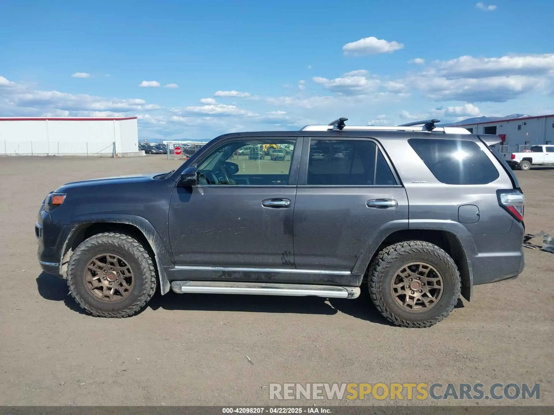 15 Фотография поврежденного автомобиля JTEBU5JR4K5676153 TOYOTA 4RUNNER 2019