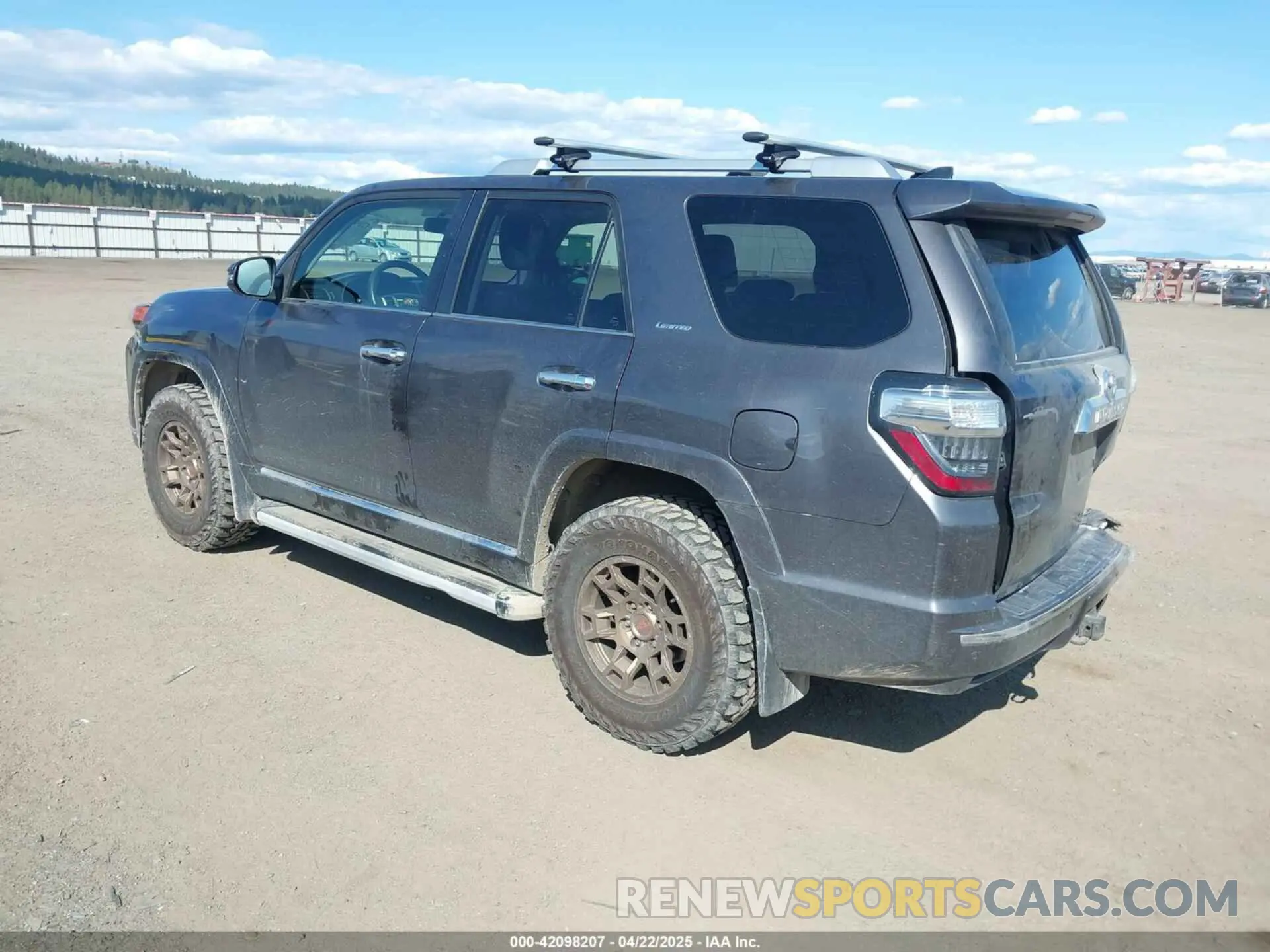3 Фотография поврежденного автомобиля JTEBU5JR4K5676153 TOYOTA 4RUNNER 2019