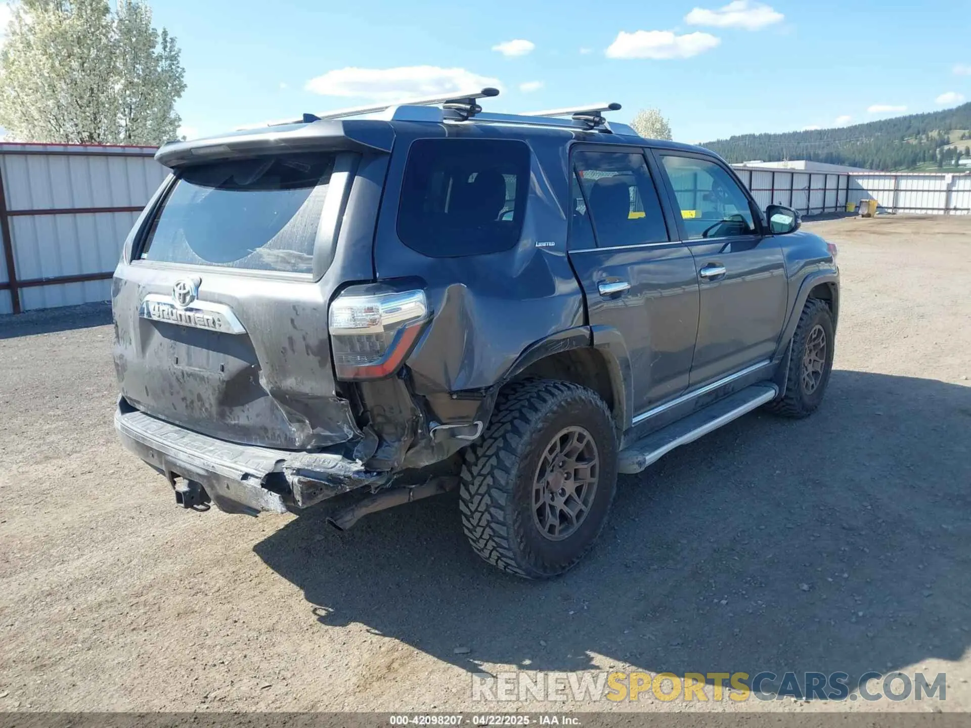 4 Фотография поврежденного автомобиля JTEBU5JR4K5676153 TOYOTA 4RUNNER 2019