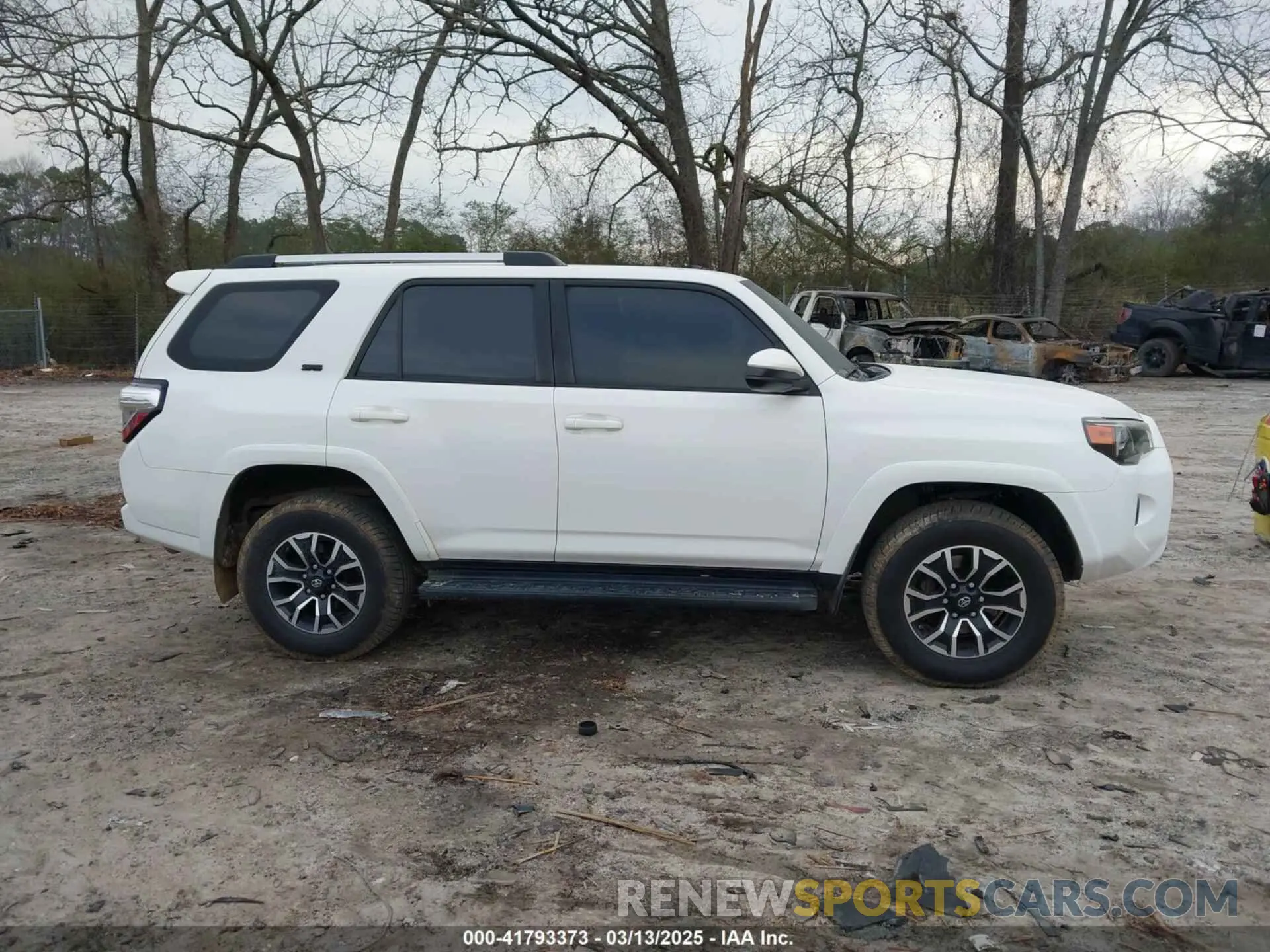 13 Фотография поврежденного автомобиля JTEBU5JR4K5679277 TOYOTA 4RUNNER 2019