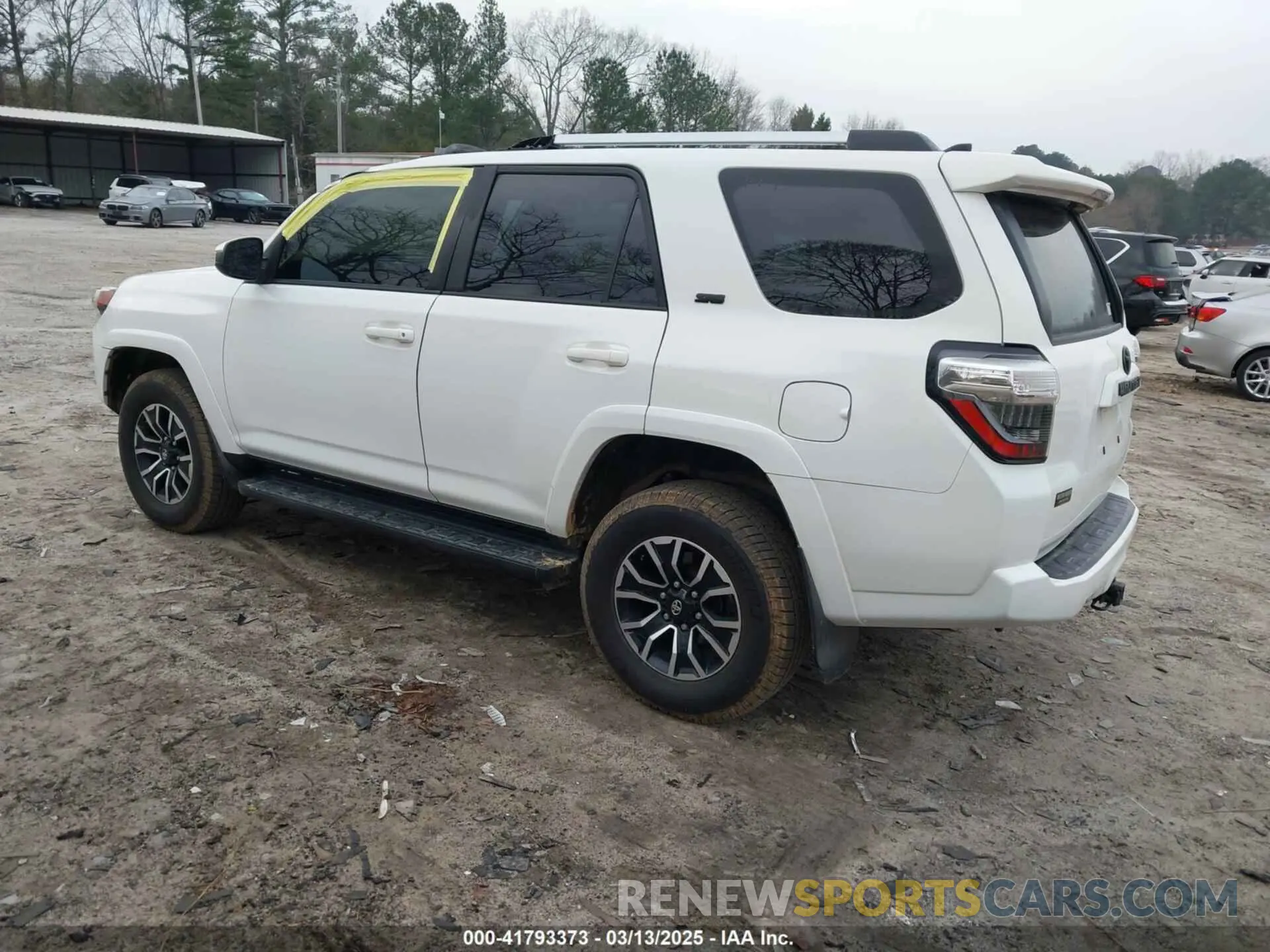 3 Фотография поврежденного автомобиля JTEBU5JR4K5679277 TOYOTA 4RUNNER 2019