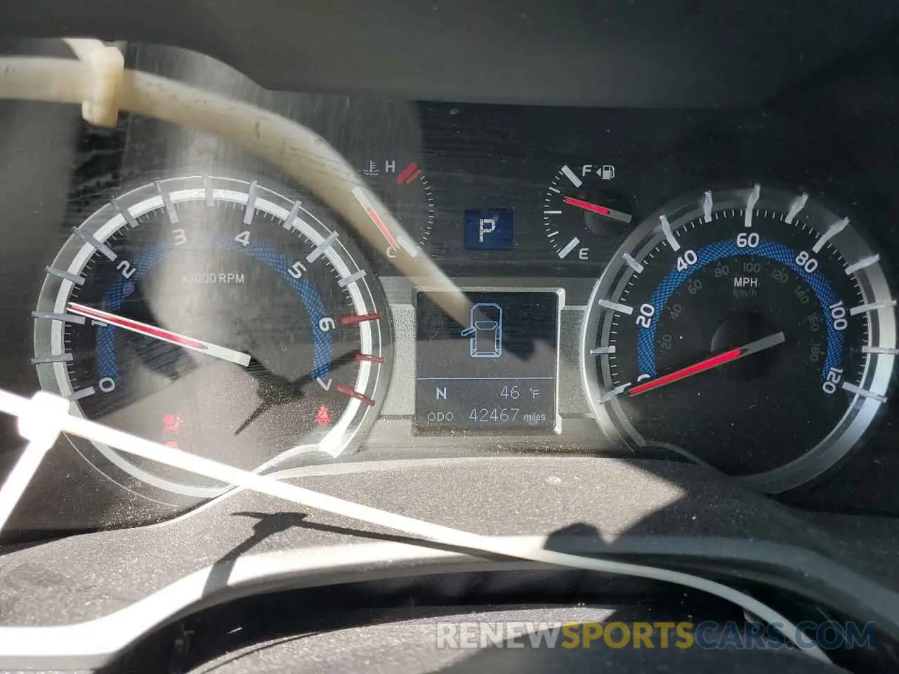 9 Photograph of a damaged car JTEBU5JR4K5733967 TOYOTA 4RUNNER 2019