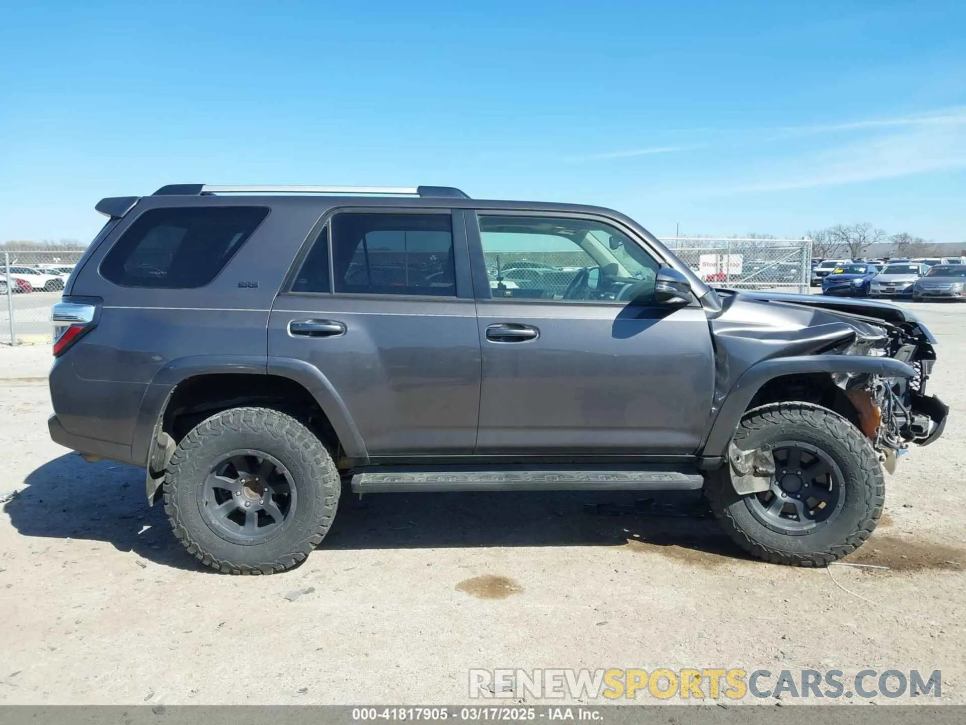 13 Фотография поврежденного автомобиля JTEBU5JR5K5616527 TOYOTA 4RUNNER 2019