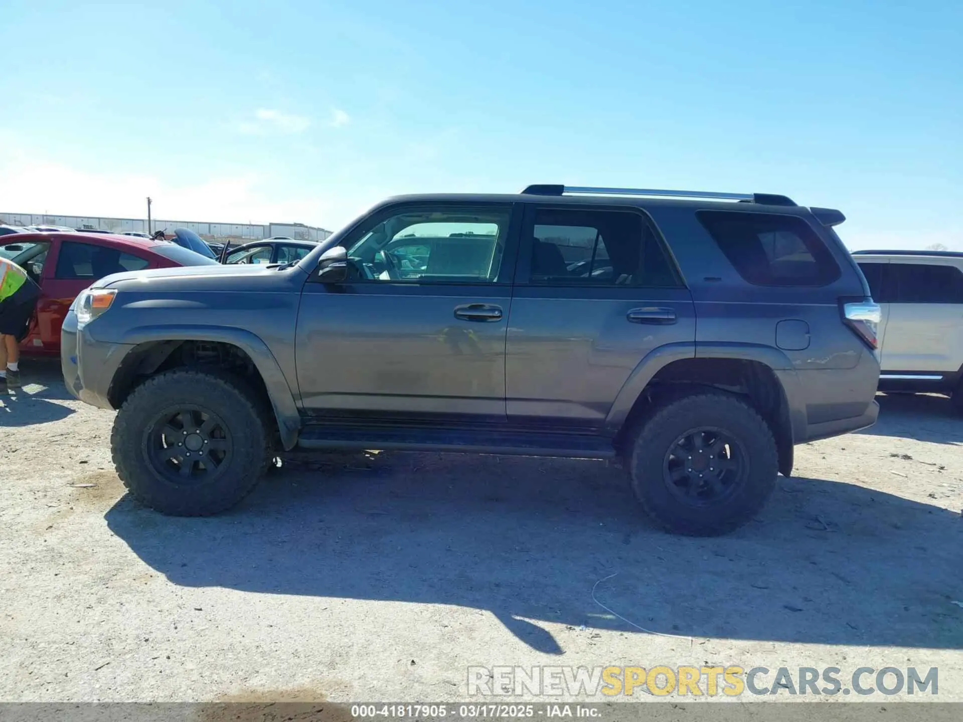 14 Фотография поврежденного автомобиля JTEBU5JR5K5616527 TOYOTA 4RUNNER 2019