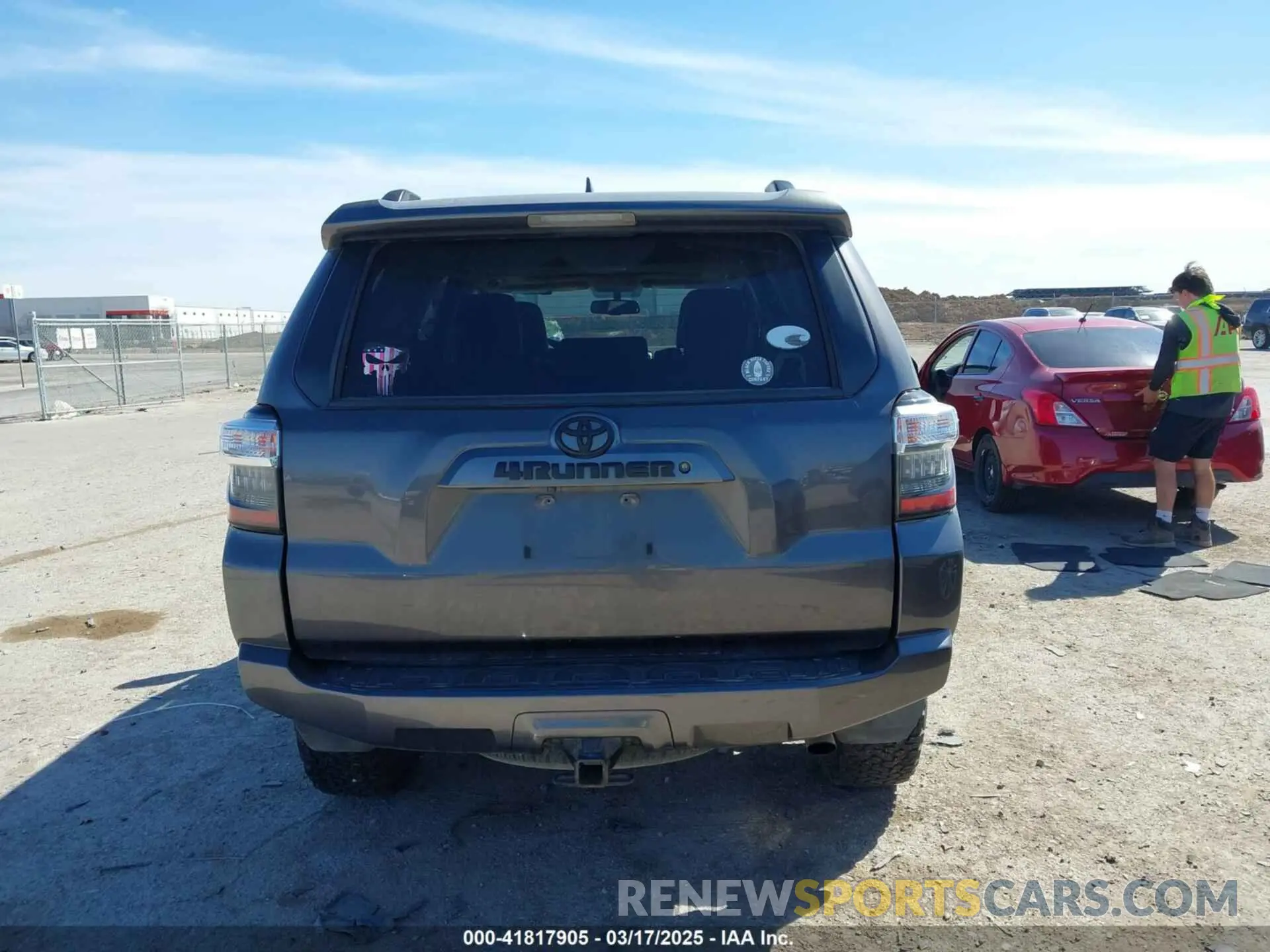 16 Фотография поврежденного автомобиля JTEBU5JR5K5616527 TOYOTA 4RUNNER 2019